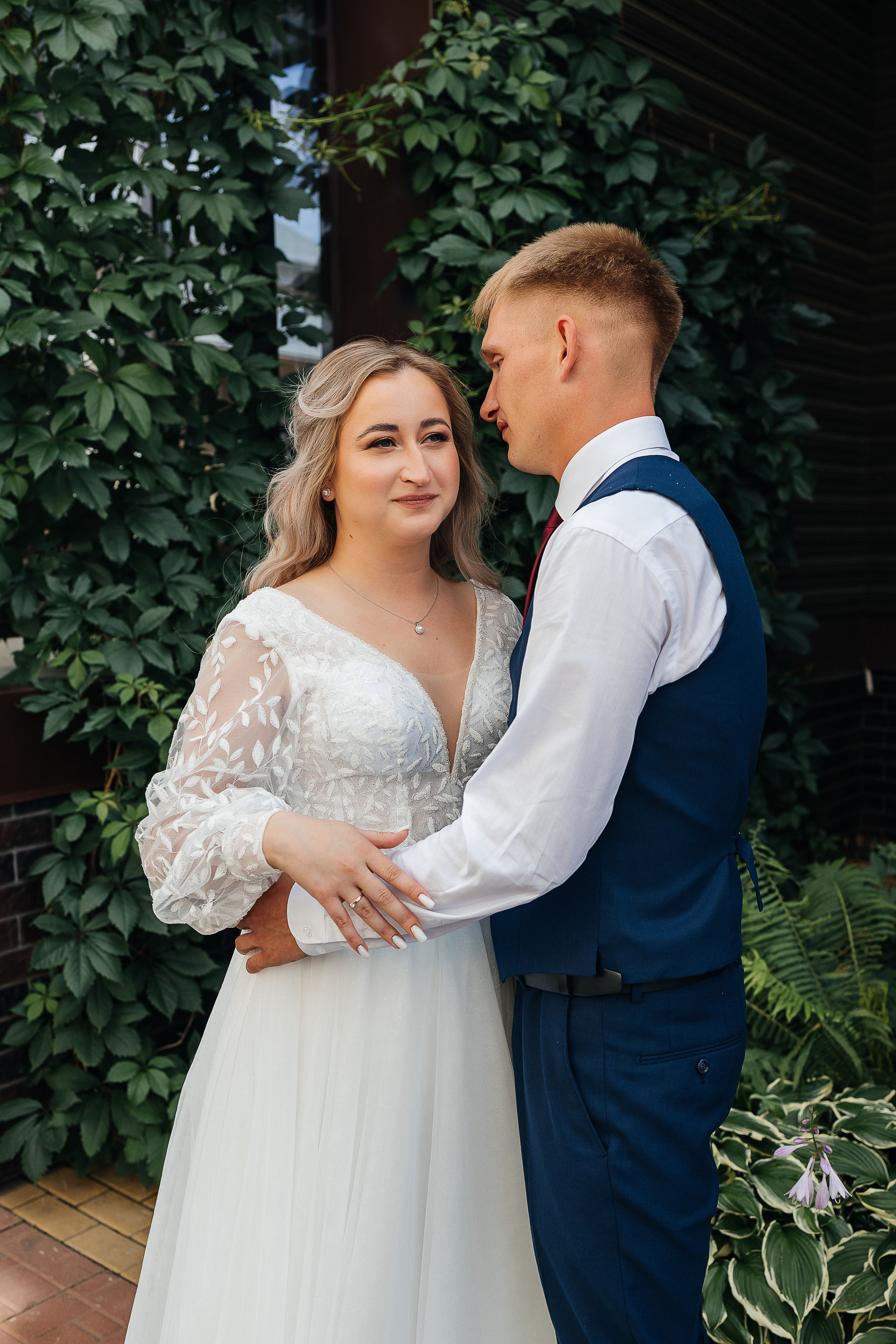 Завораживающая выездная церемония на свежем воздухе. Олег Сверчков | Свадебный фотограф Вологда