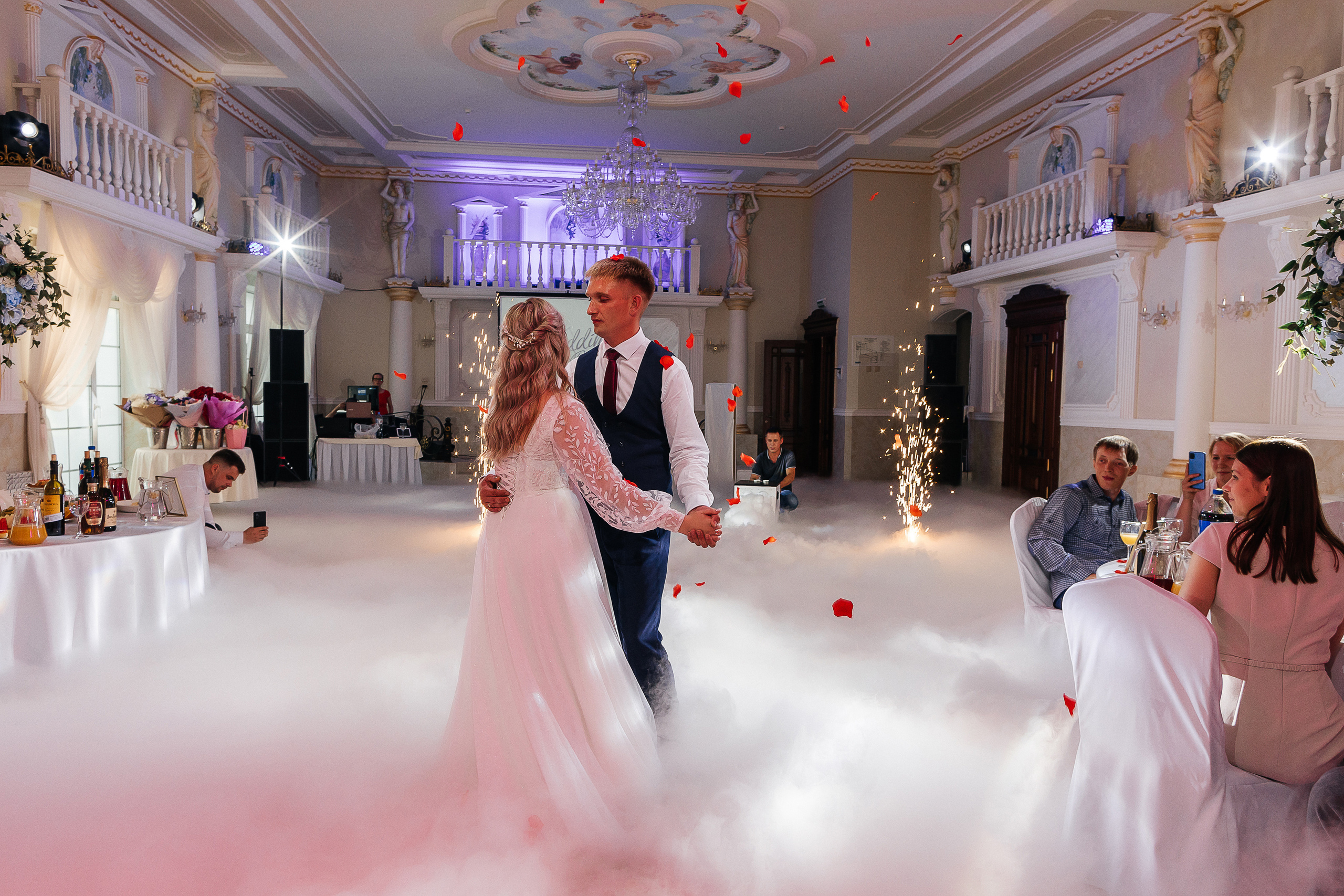 Завораживающая выездная церемония на свежем воздухе. Олег Сверчков | Свадебный фотограф Вологда