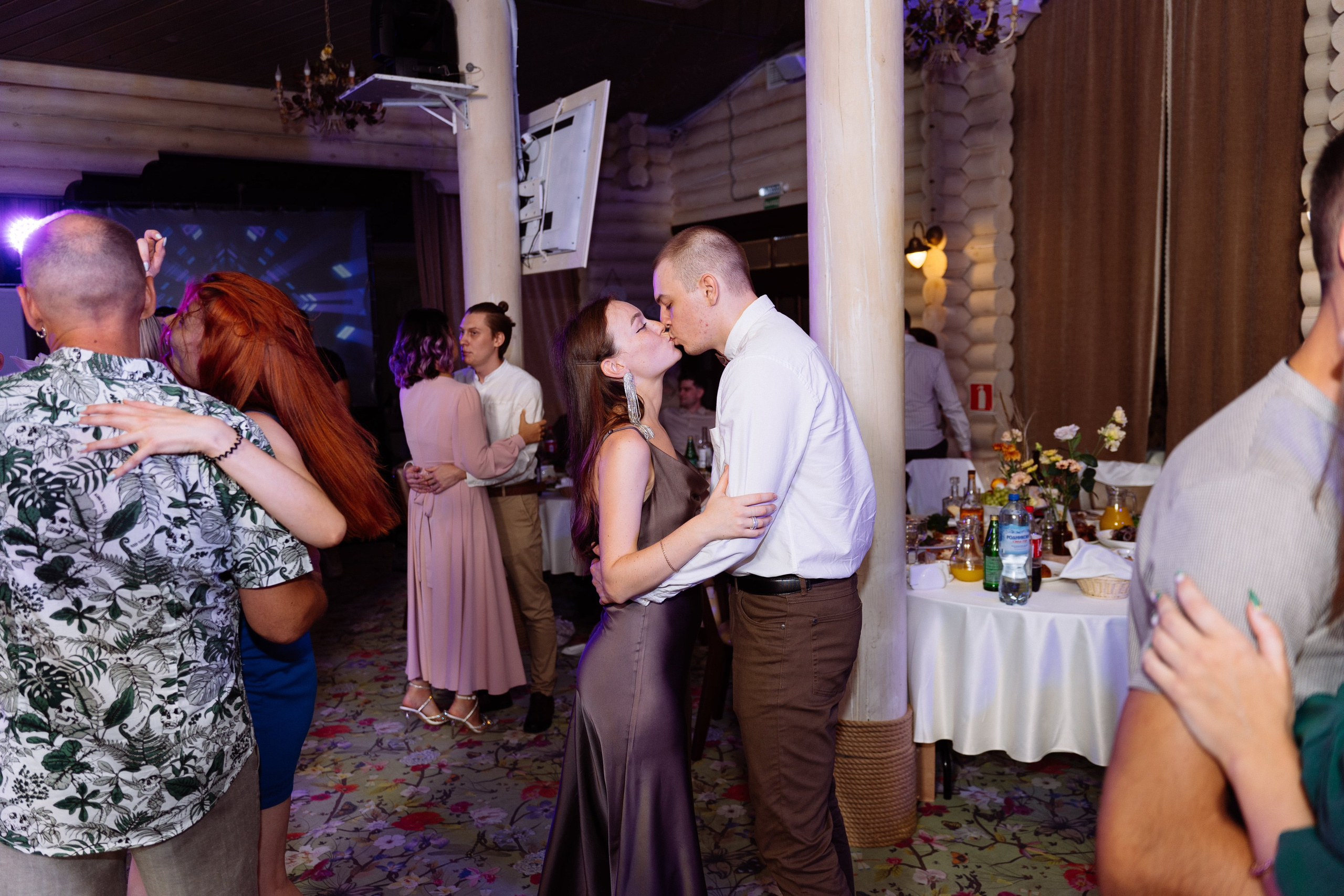 Свадьба Олега и Виктории в клубе «Ближняя дача»