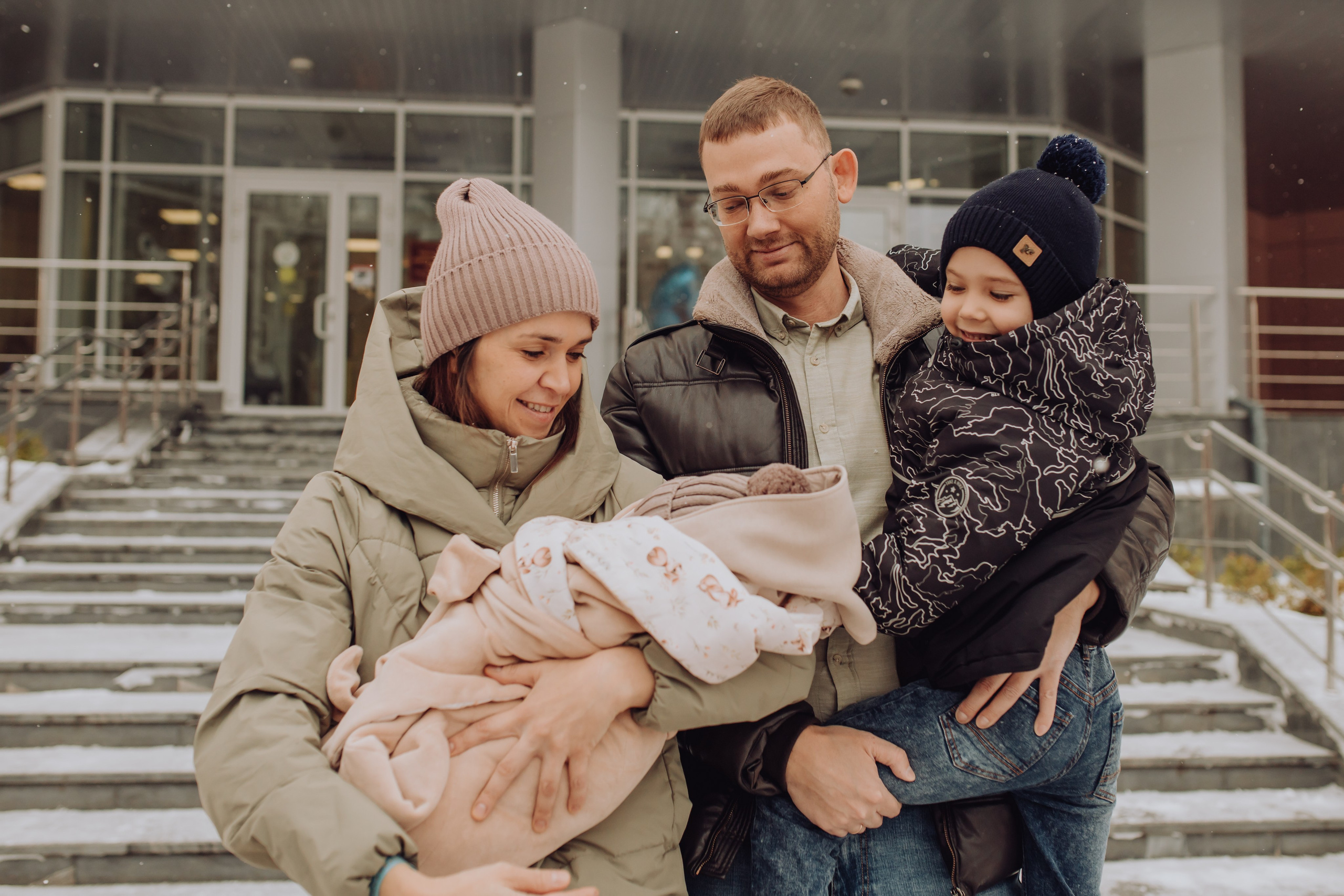 Съемка выписки из роддома. Семейный и детский фотограф в Екатеринбурге Катя Верещагина