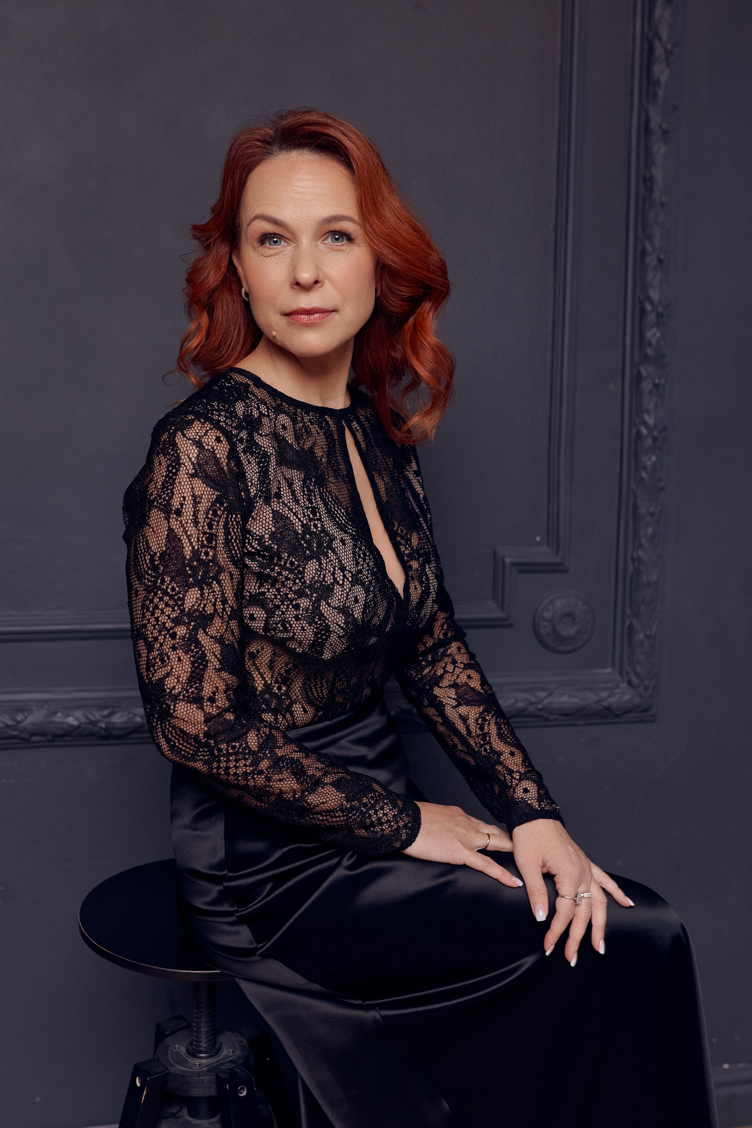 Пикантная фотосессия для прекрасной дамы. Семейная фотосессия и съёмка в школе СПб Сударикова Мария