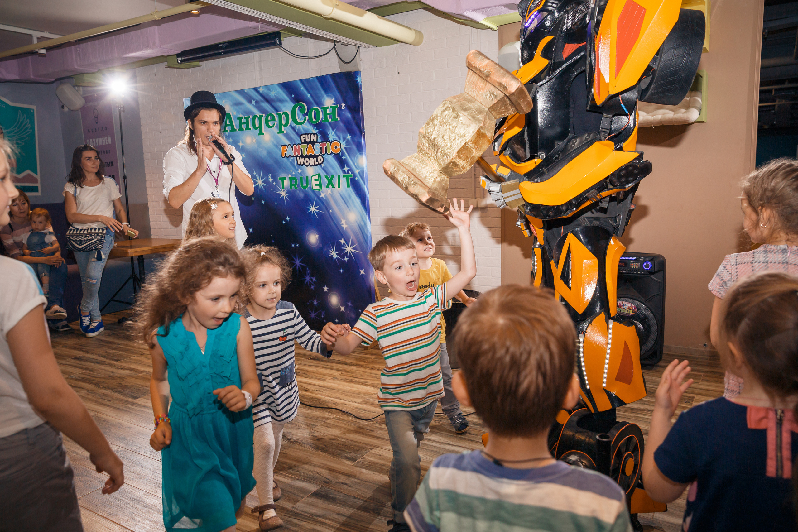 Фотосессия на детский день рождения в Королеве кафе Андерсон