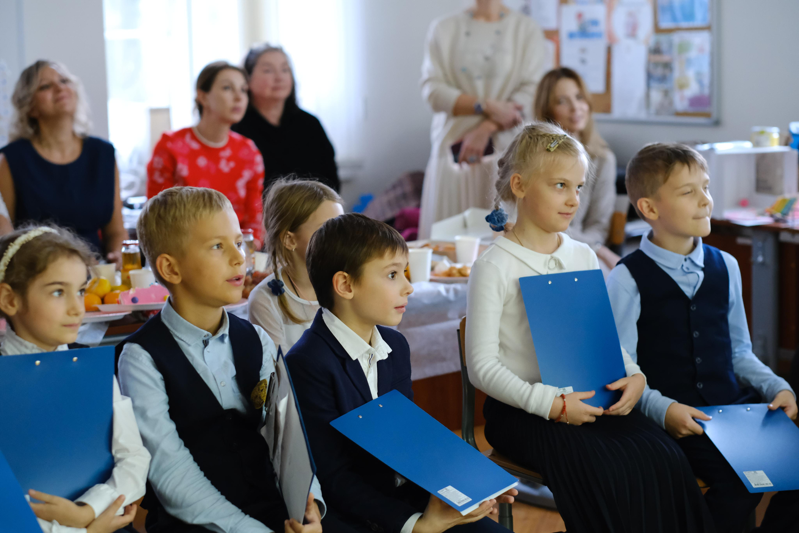 День мамы! Дети устроили своим мамам замечательный праздник. Фотограф в Москве Ирина Иванова