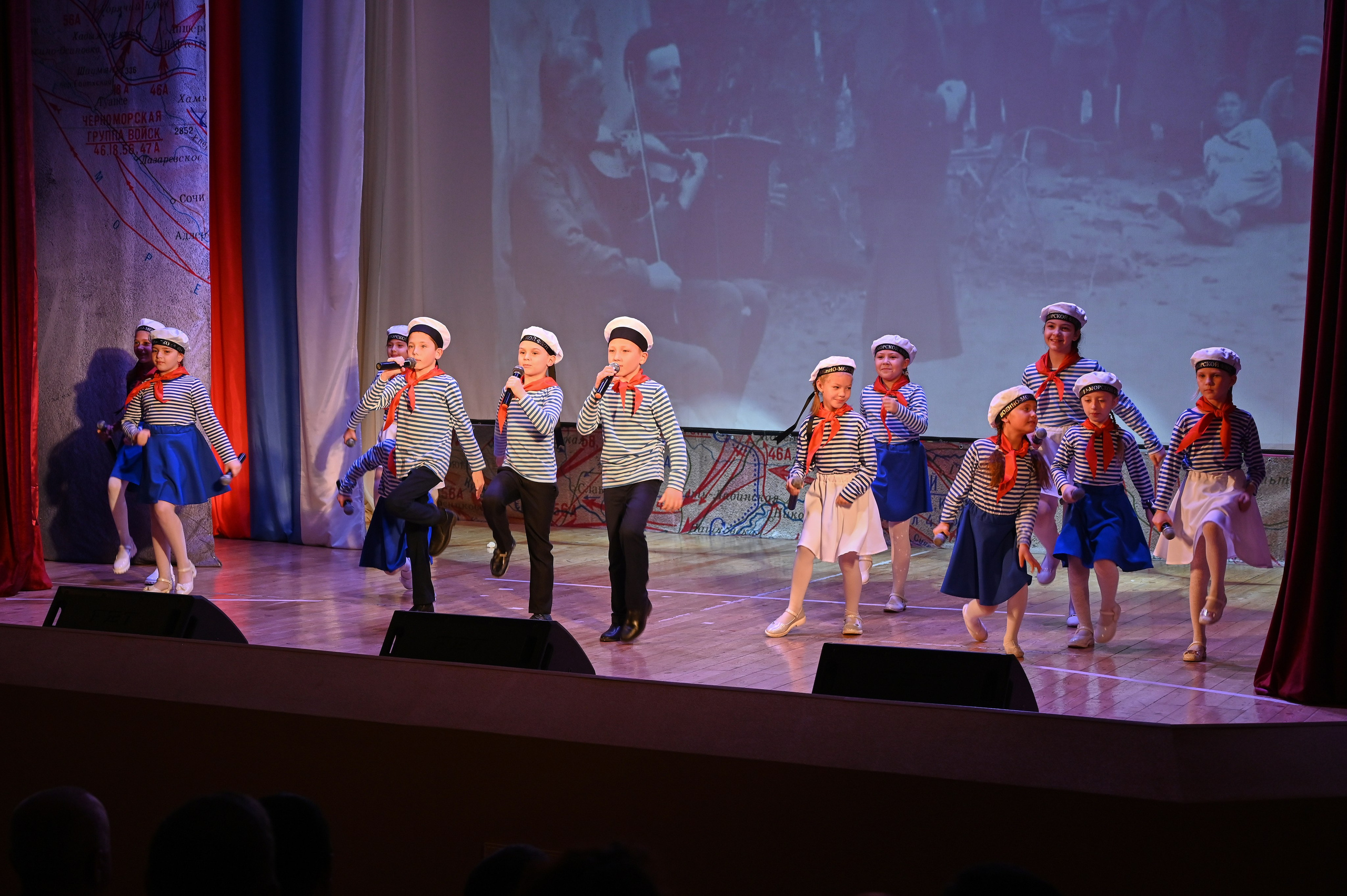 9 мая в ДК КАбардинки. Жизнь курорта Кабардинка в фотографиях