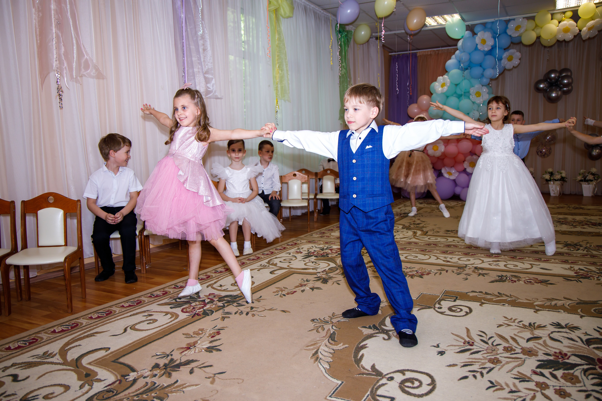 ВЫПУСКНОЙ ДЕТСКИЙ САД группа НАСЛЕДНИКИ. Профессиональная фото и видеосъемка. Москва