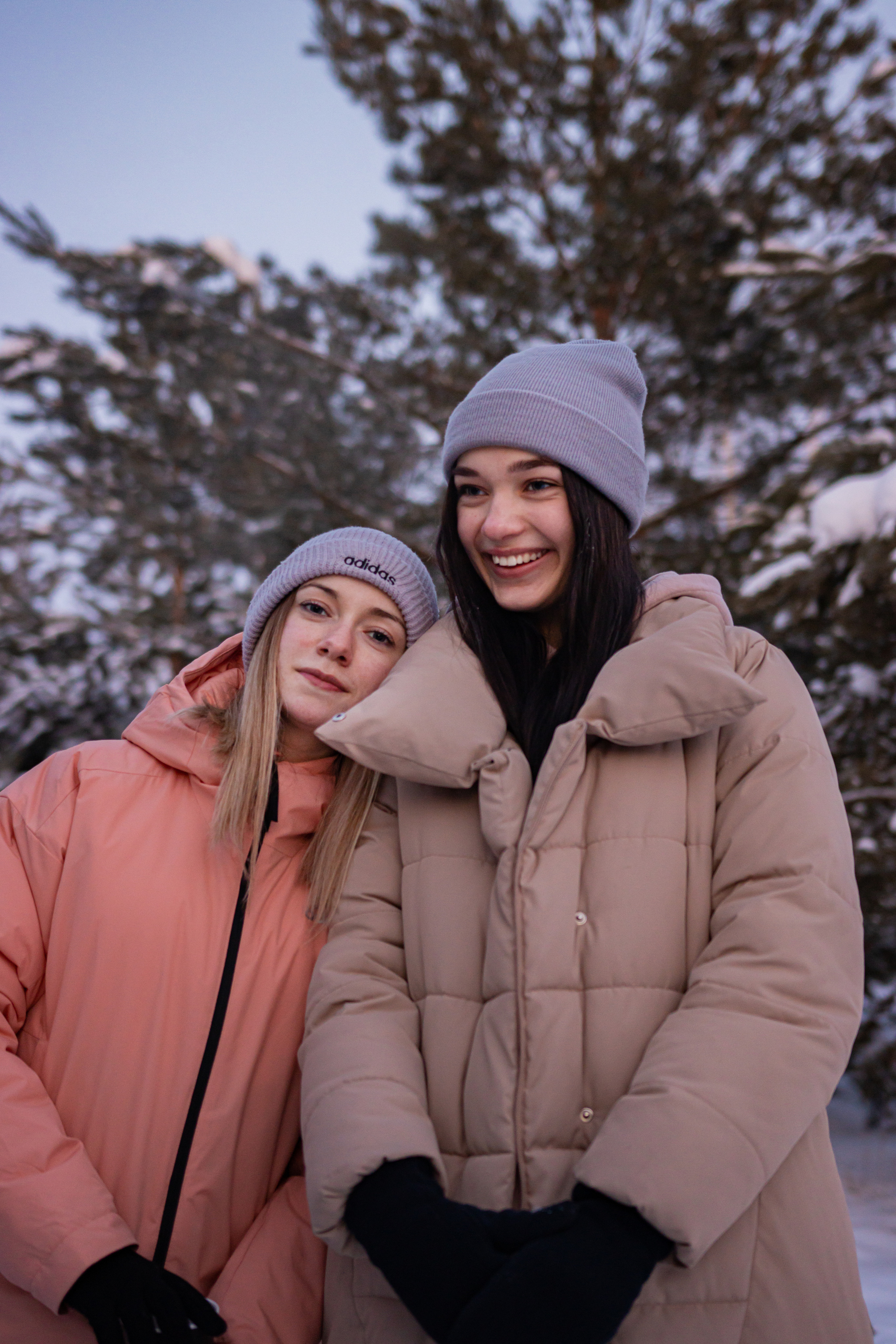 Фотосессия в еловом лесу Подружки