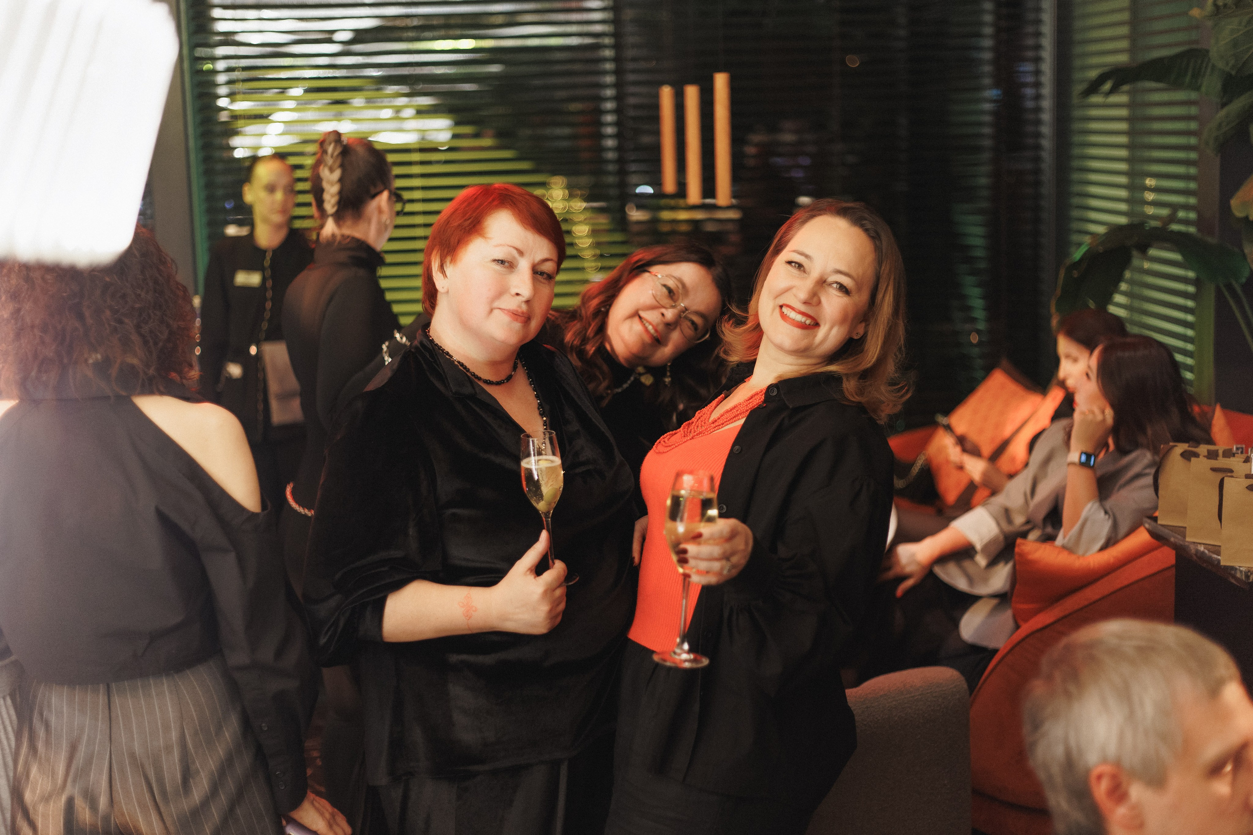 B.DAY PARTY ЖУРНАЛА •G. СВОИ. ФОТООТЧЕТЫ-СОБЫТИЯ-МЕСТА