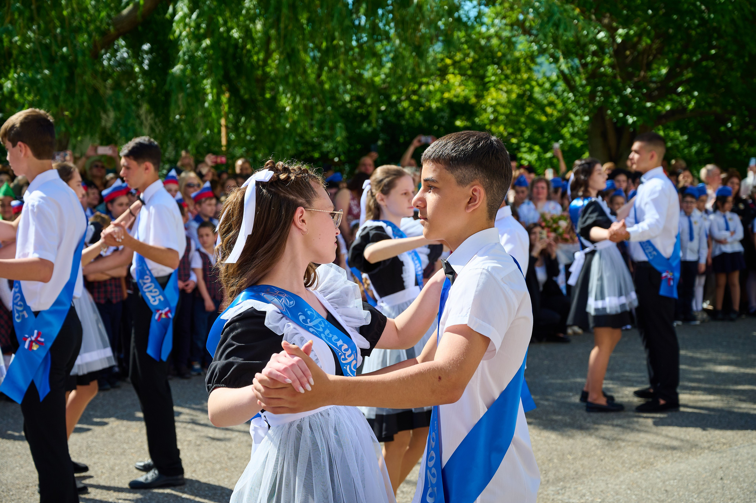 Последний звонок 2025. Жизнь курорта Кабардинка в фотографиях