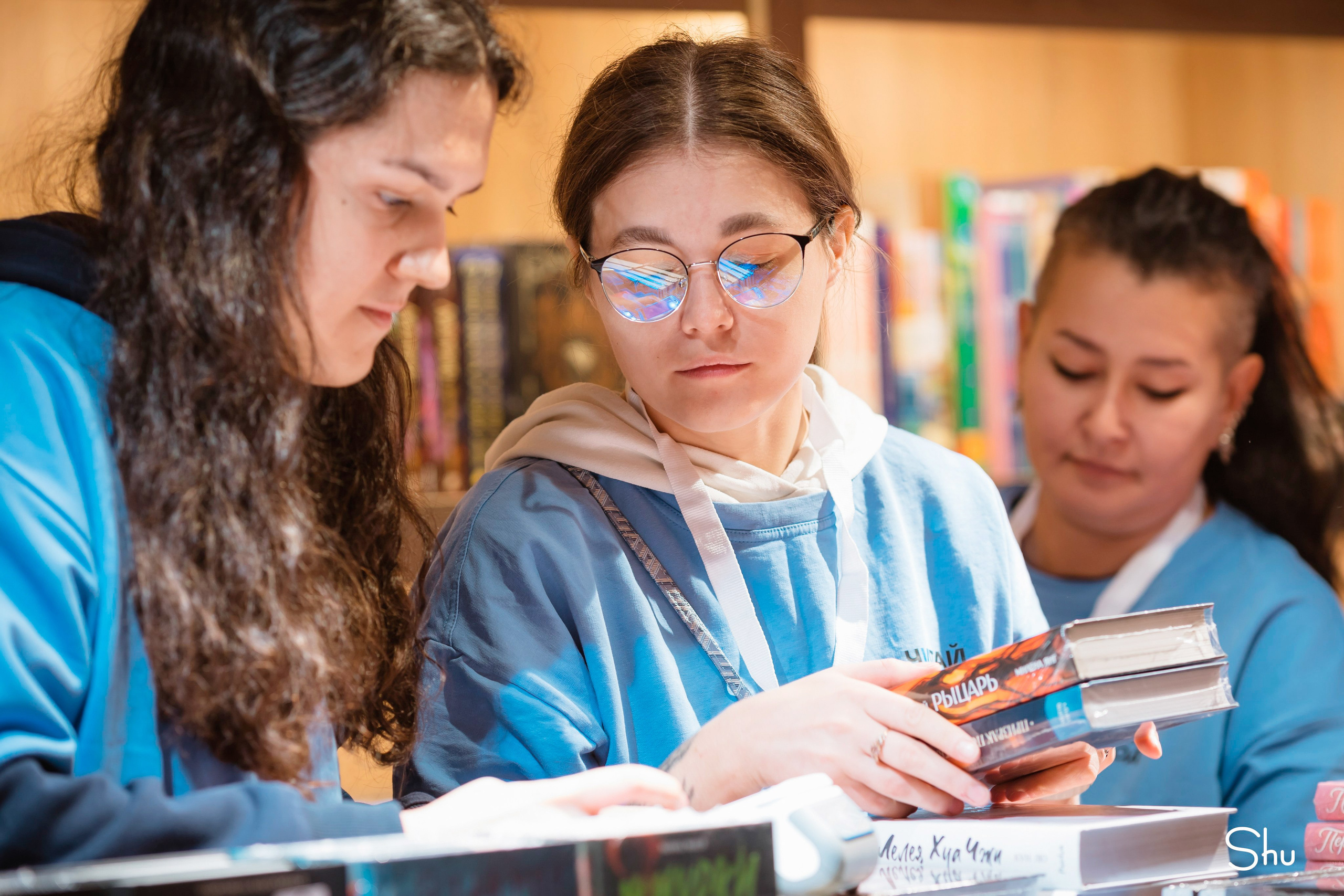 Нижегородская книжная ярмарка 2026. Репортажный фотограф в Нижнем Новгороде — Екатерина Шугаева