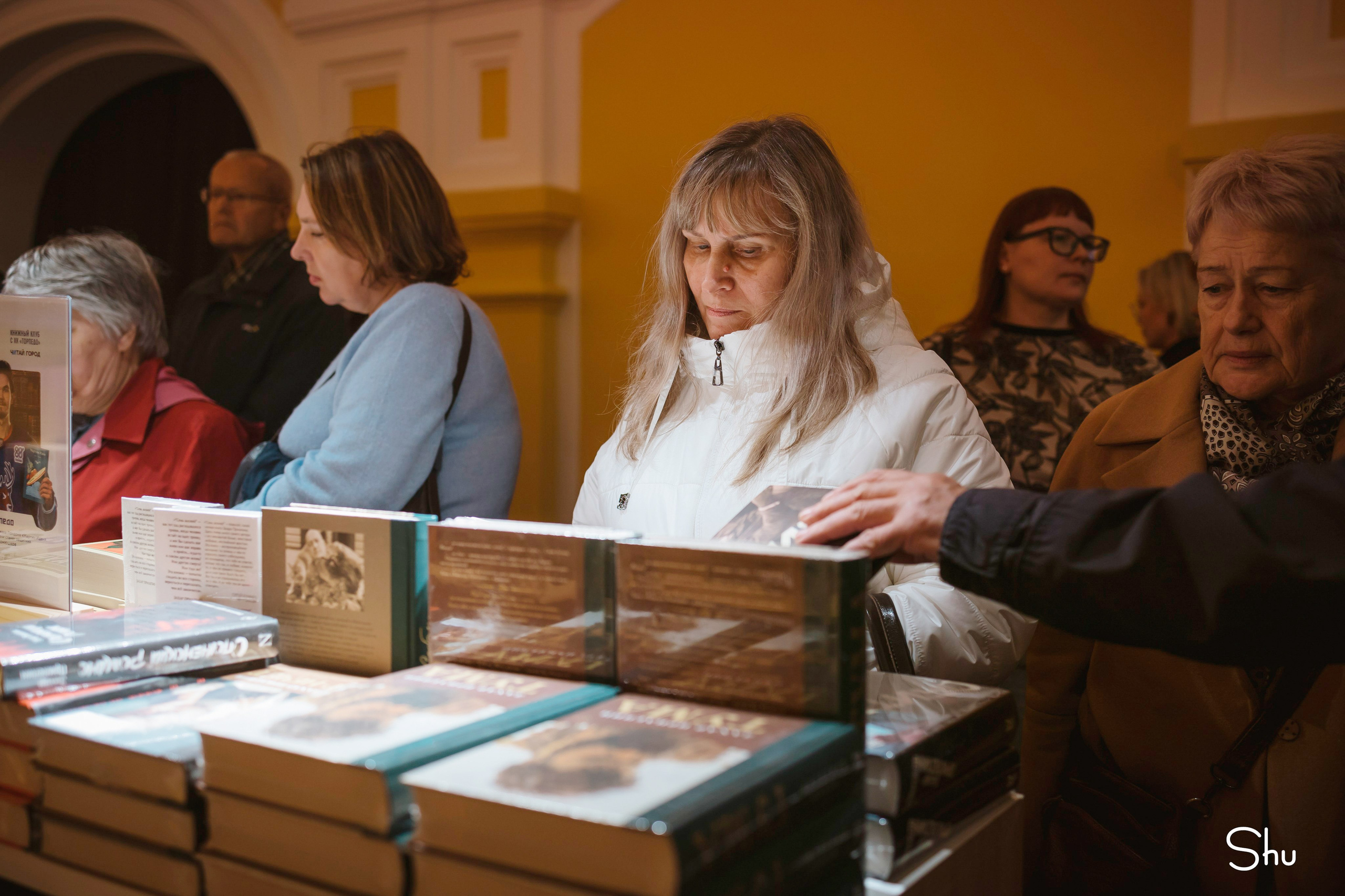 Нижегородская книжная ярмарка 2026. Репортажный фотограф в Нижнем Новгороде — Екатерина Шугаева