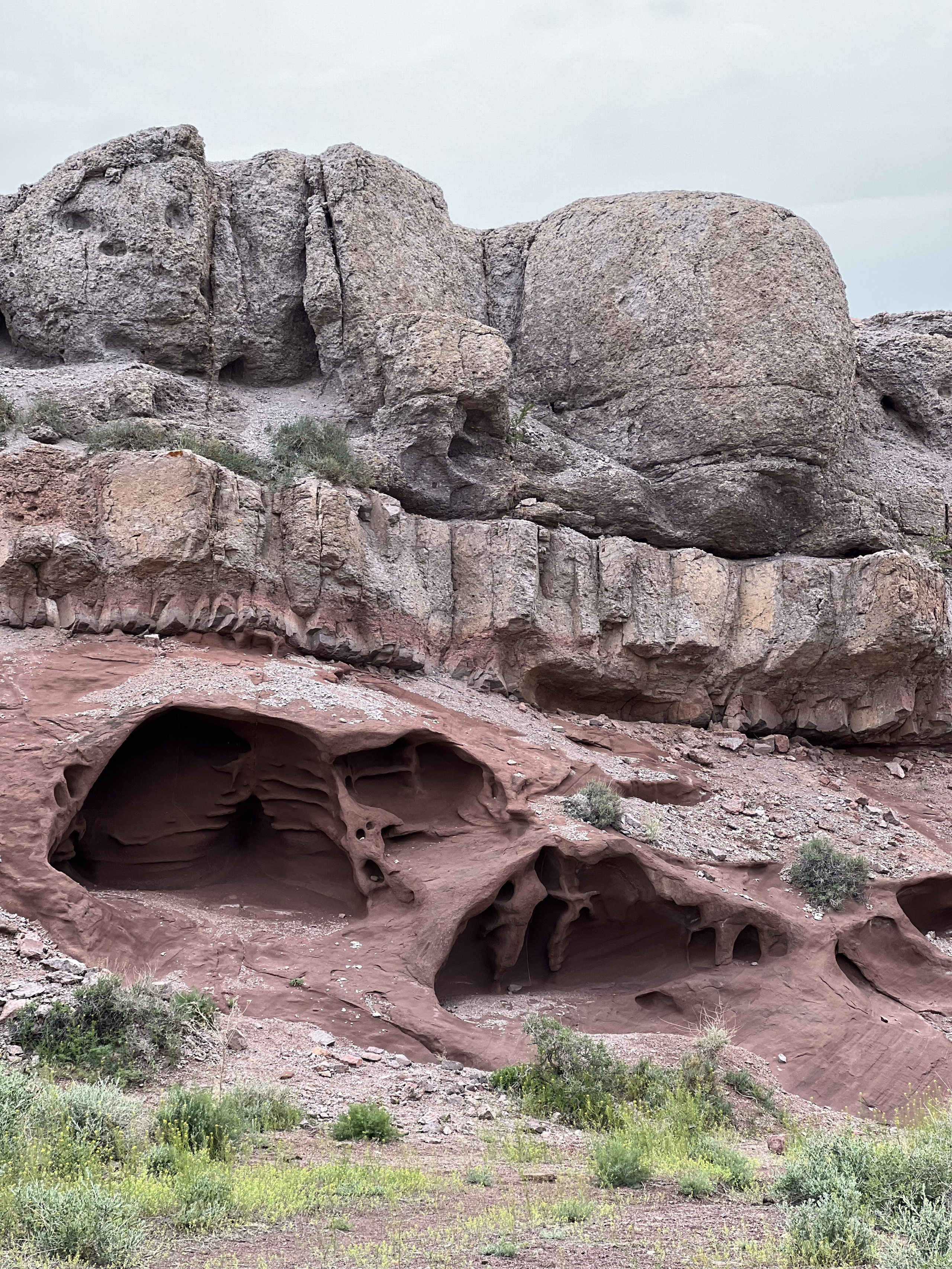 Горы Катутау в национальном парке Алтын Эмель, Алматы, Казахстан. Где находится, как доехать, фото и видео весной и осенью