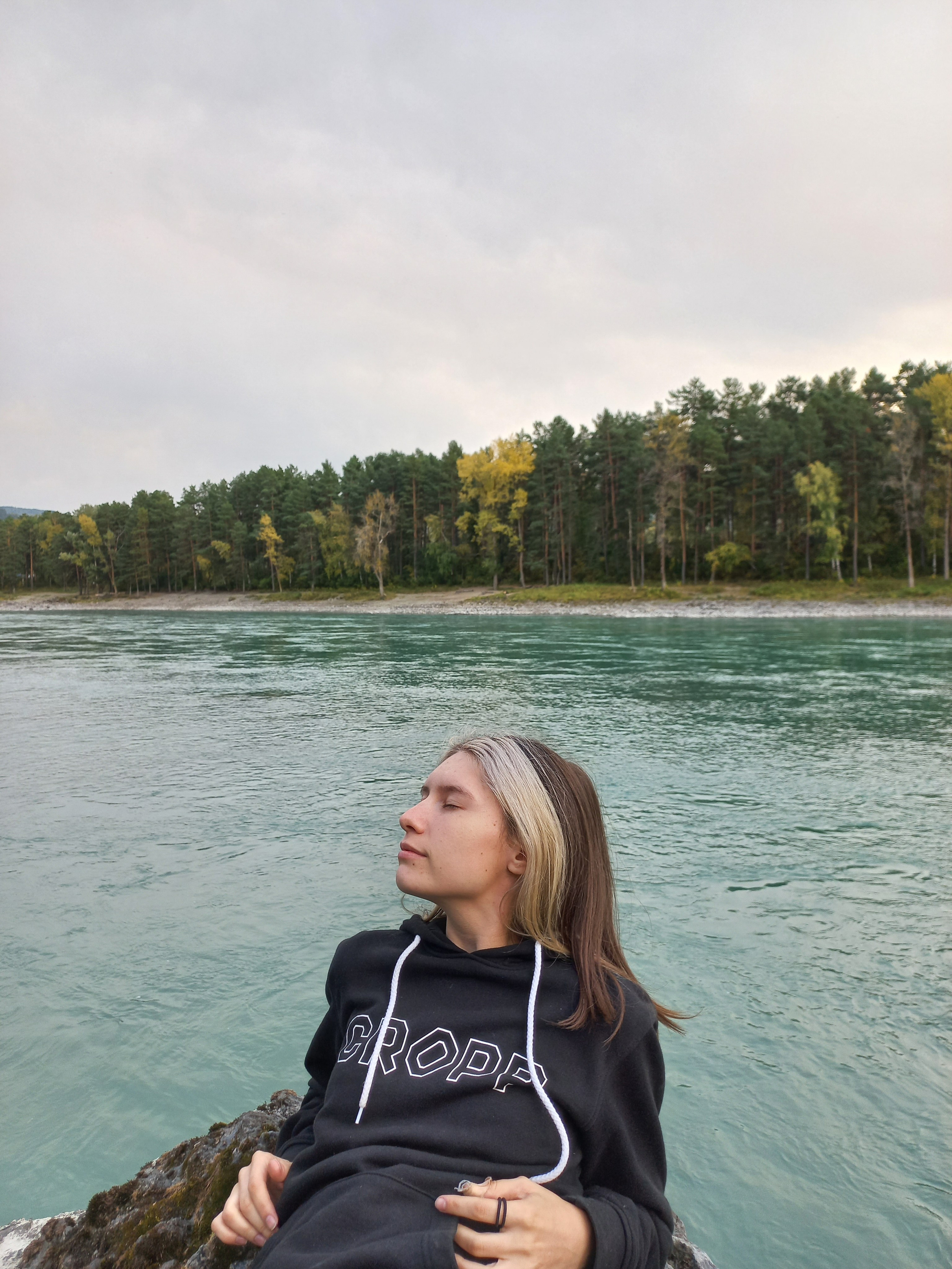 Le reality — фотограф, модель, обучающая позированию