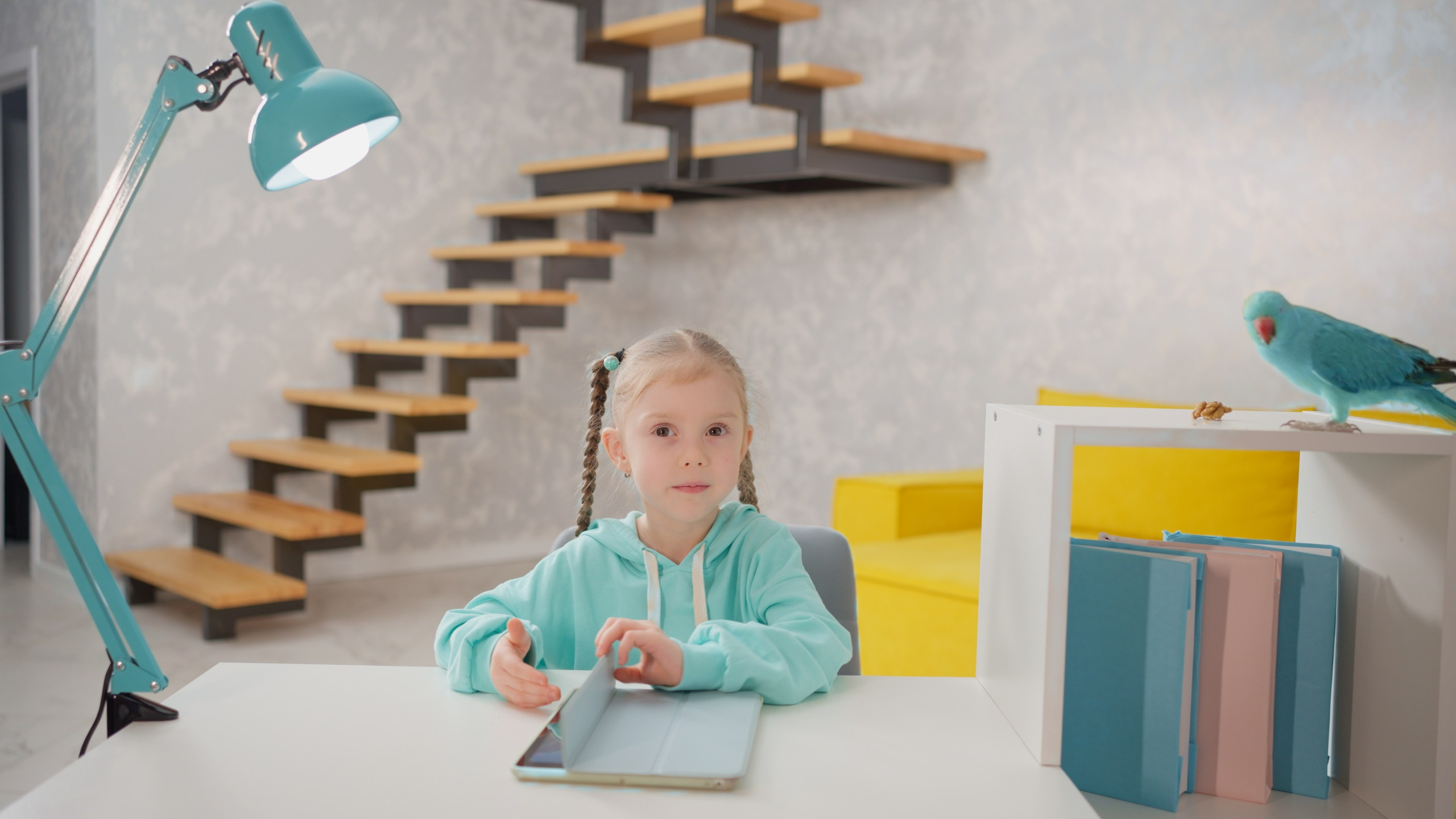 Видеопродакшн полного цикла, видеосъемка креативной рекламы для бизнеса