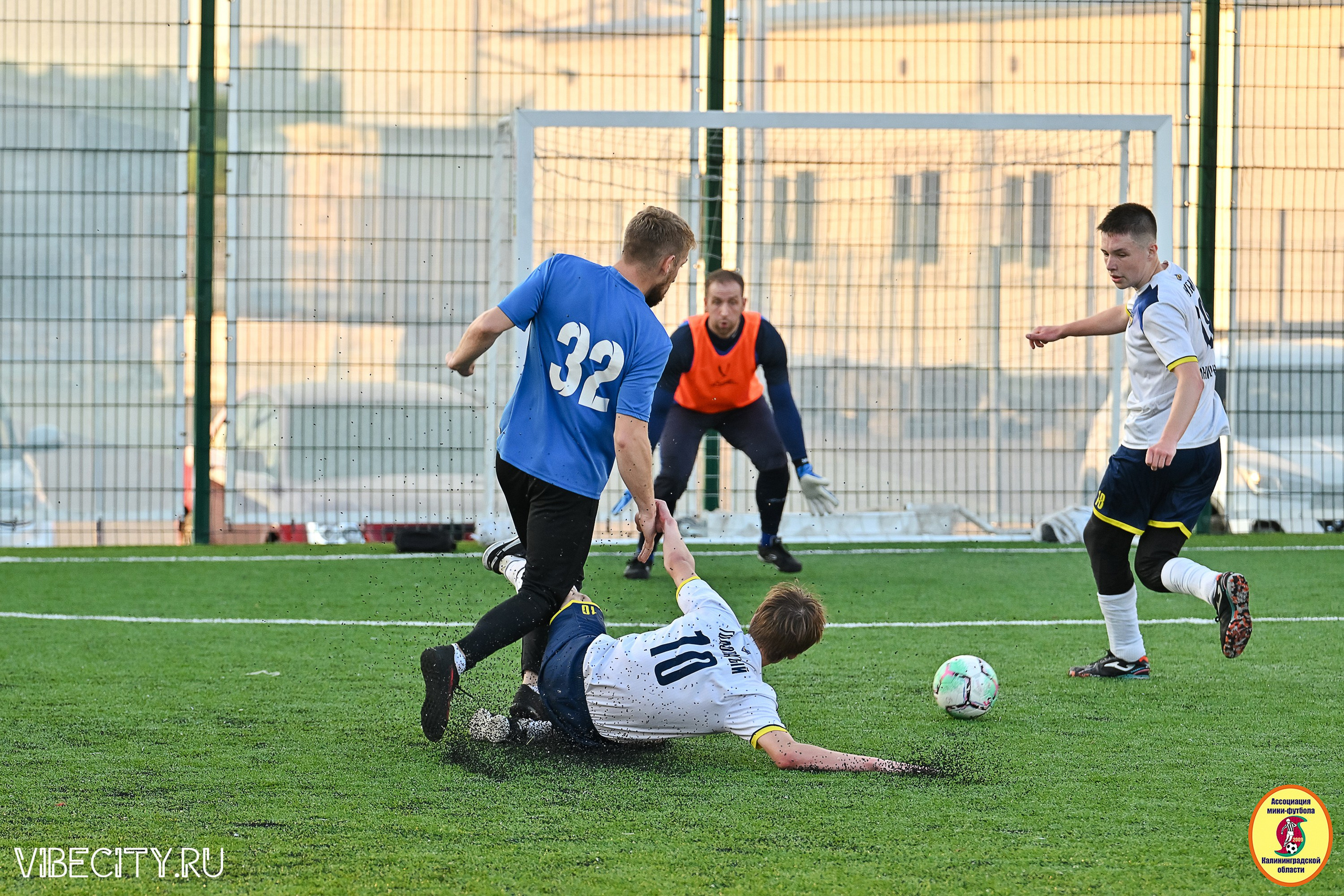 ИГРЫ МИНИ-ФУТБОЛЬНОЙ И КОРПОРАТИВНОЙ ЛИГИ. VIBECITY.RU Вайб Сити Ру Фоторепортажи Фотоотчеты Калининград