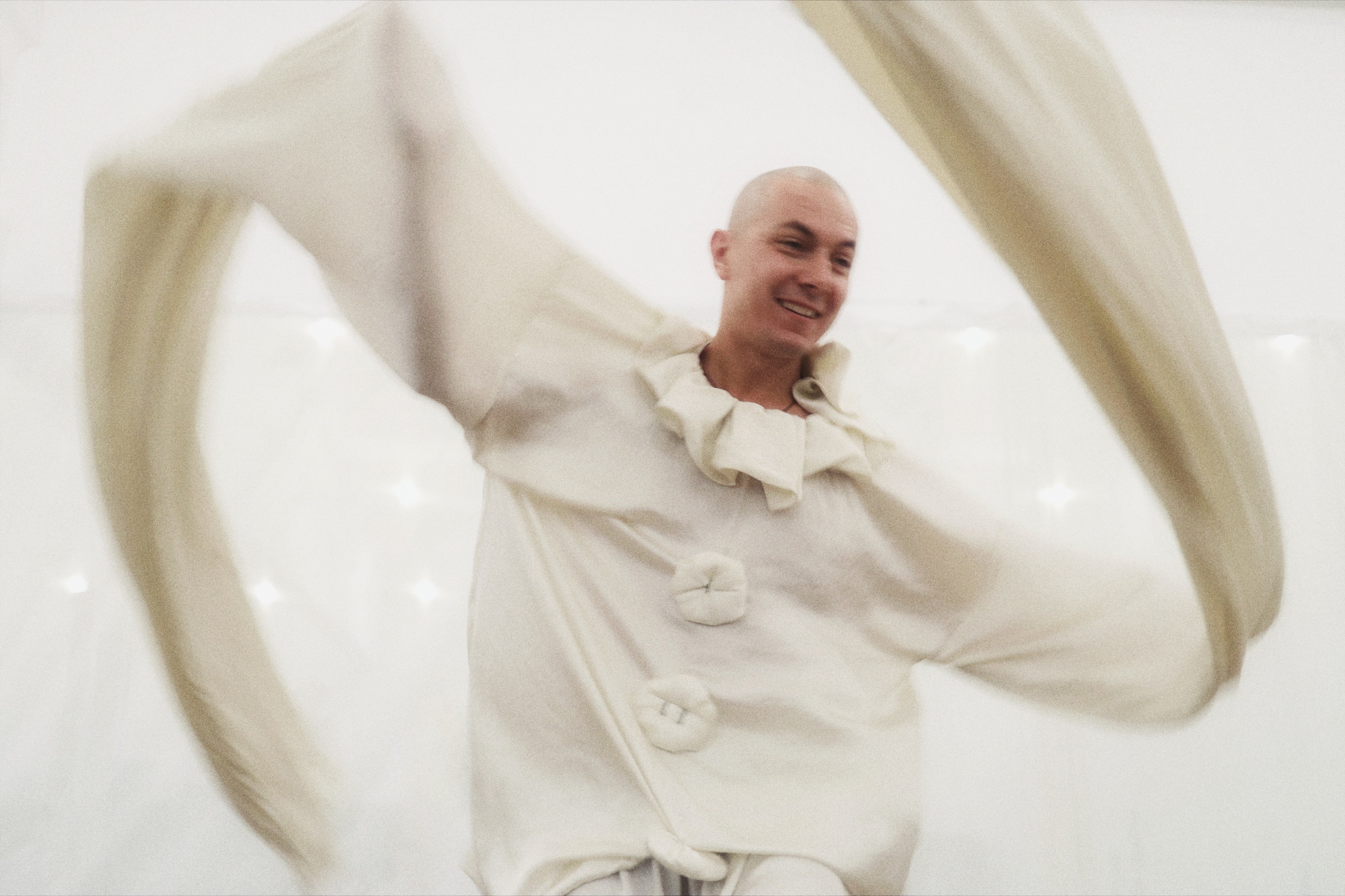 Pavel Alekhin, Clown-mime / Saint-Petersburg 2024. POLINA MÔMOT