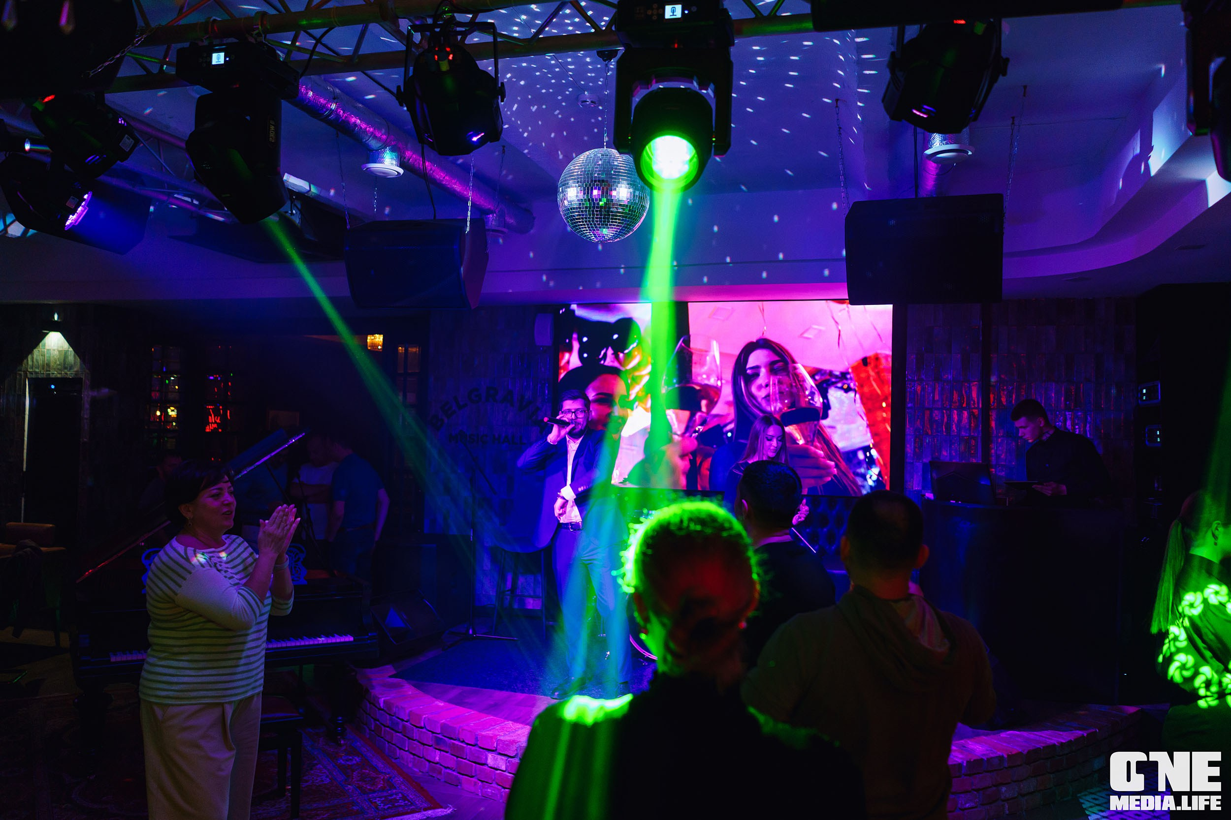 Фоторепортаж из караоке-клуба Белгравия. One Media Life: фоторепортажи, фотоотчеты с мероприятий и заведений