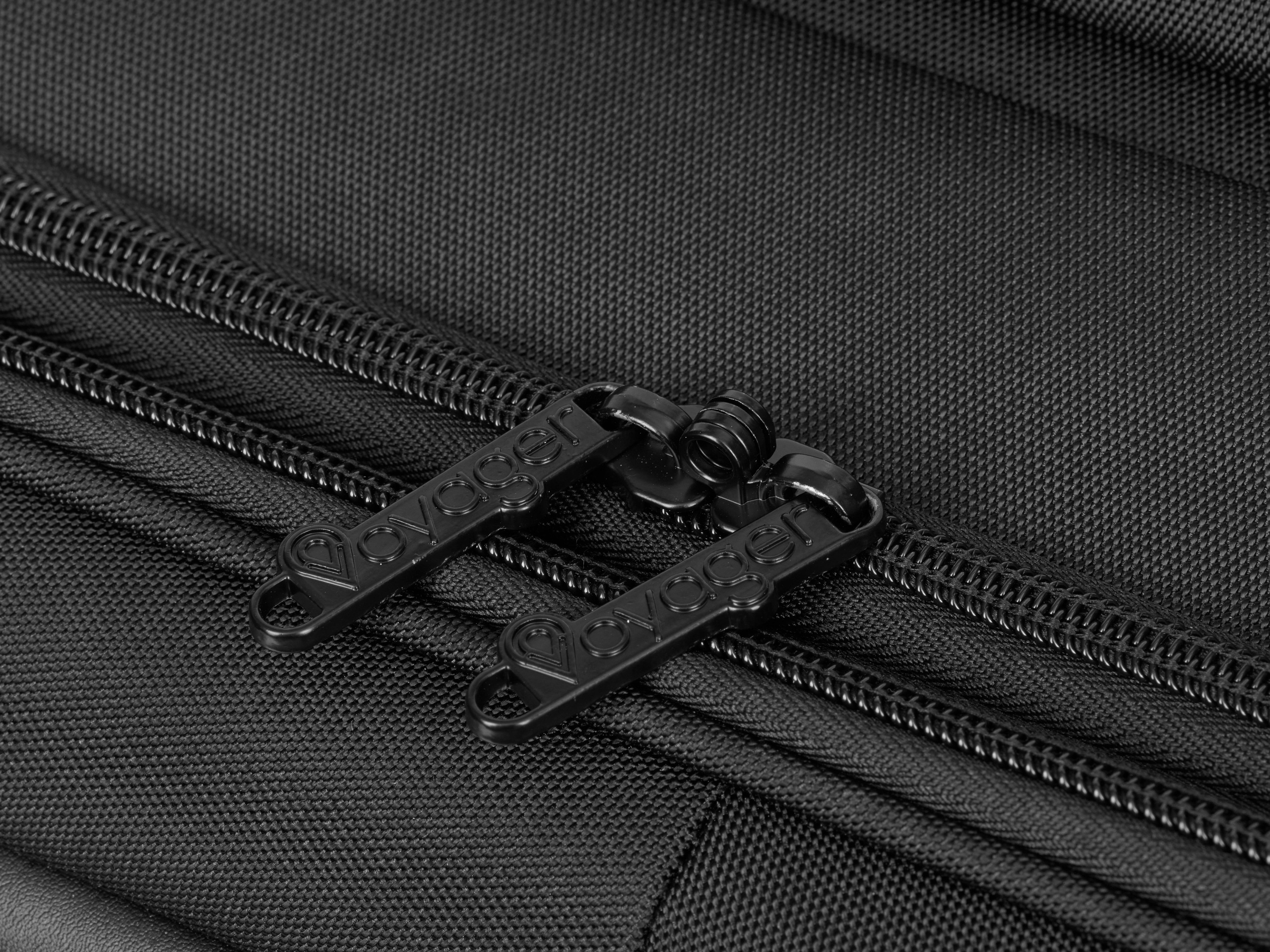 Съемка чемоданов на белом