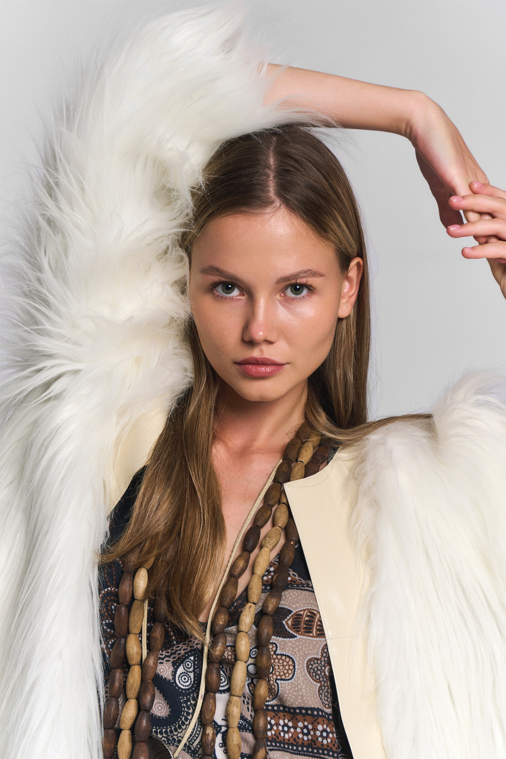 Фотография на однотонном фоне: как сделать так, чтобы она выглядела дорого. Контент фотограф для бизнеса и маркет-плейсов