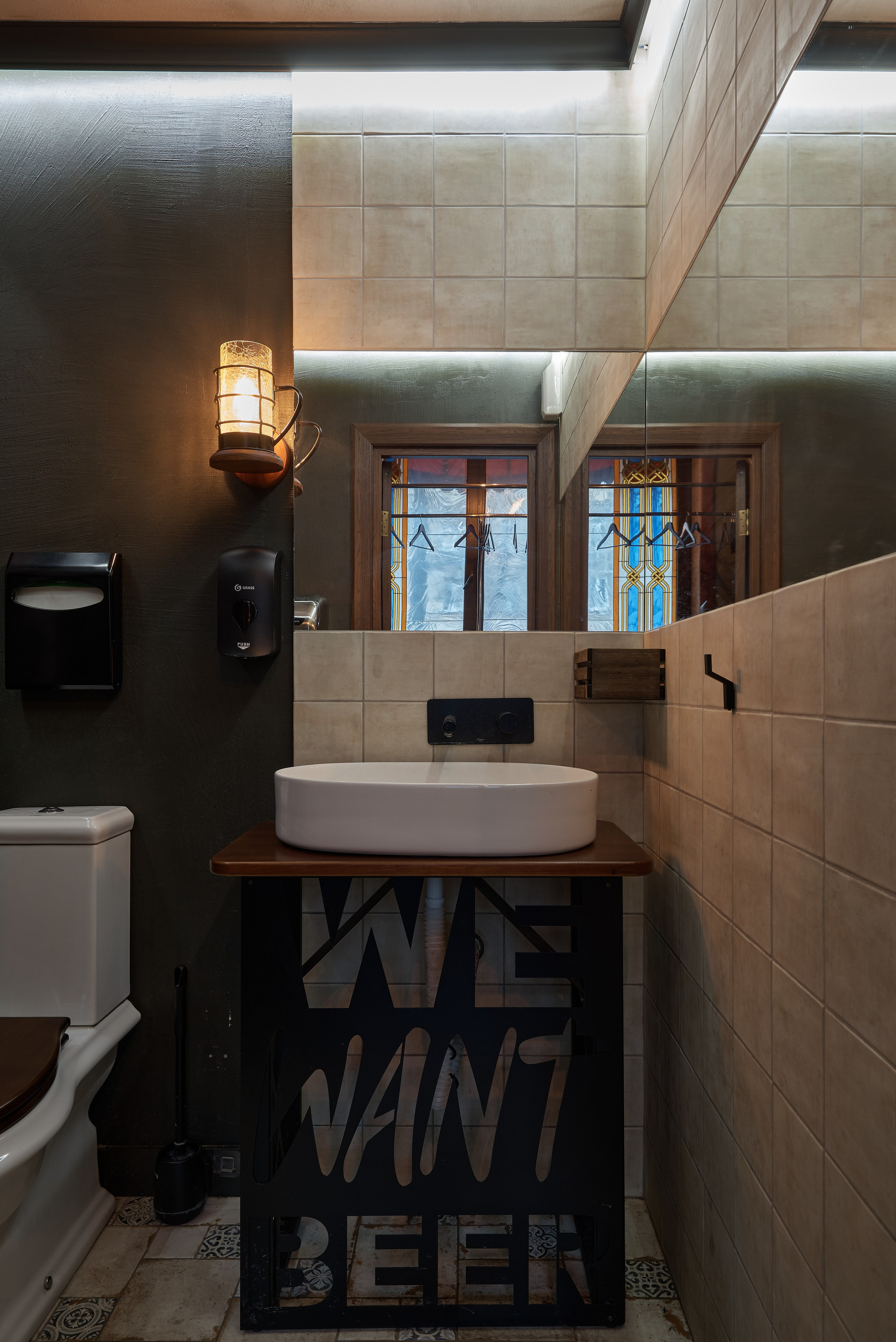 The Tony Pub. Абросимов Лев интерьерный и архитектурный фотограф