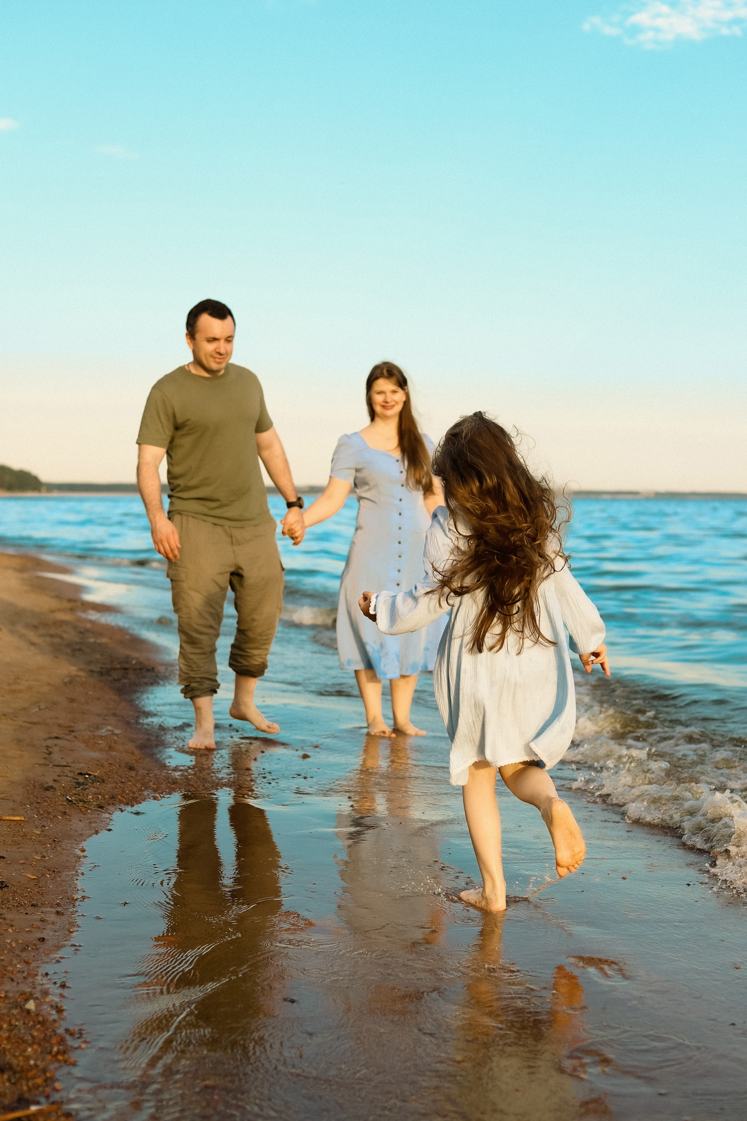 Прогулка на заливе. Семья Анны. Портретный Фотограф в Санкт-Петербурге Кира Орехова