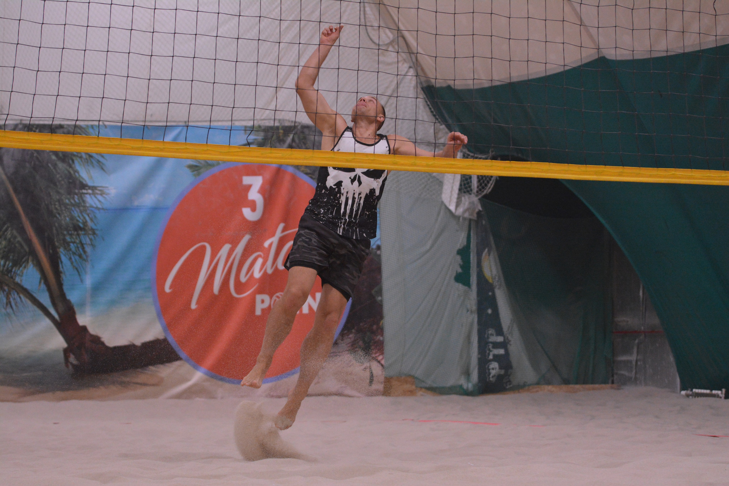 F/8 and be there — оказаться в нужном месте и поймать момент