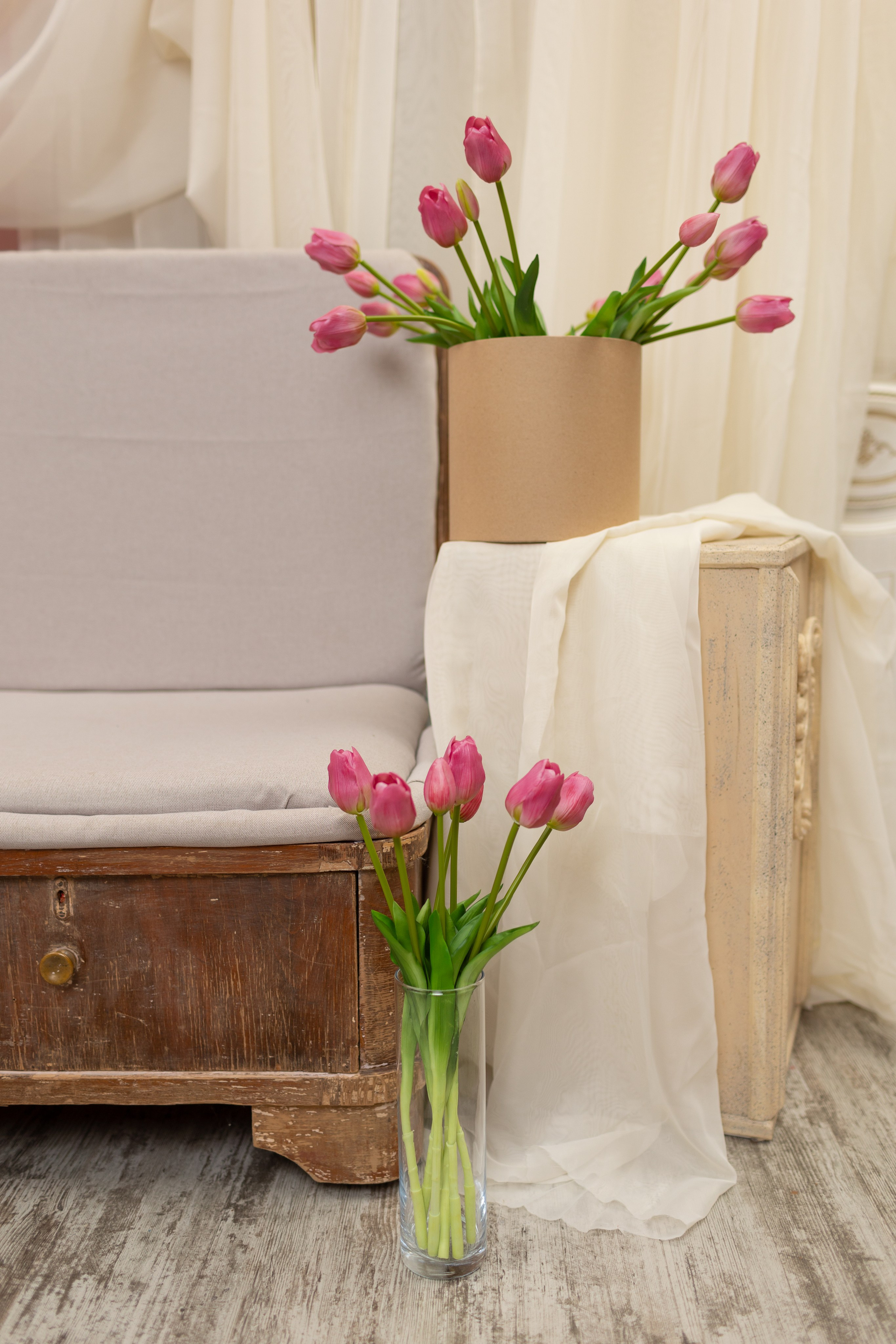 Фотосессии в фотозоне с тюльпанами. Портретный и семейный фотограф в Краснодаре Оксана Сараева