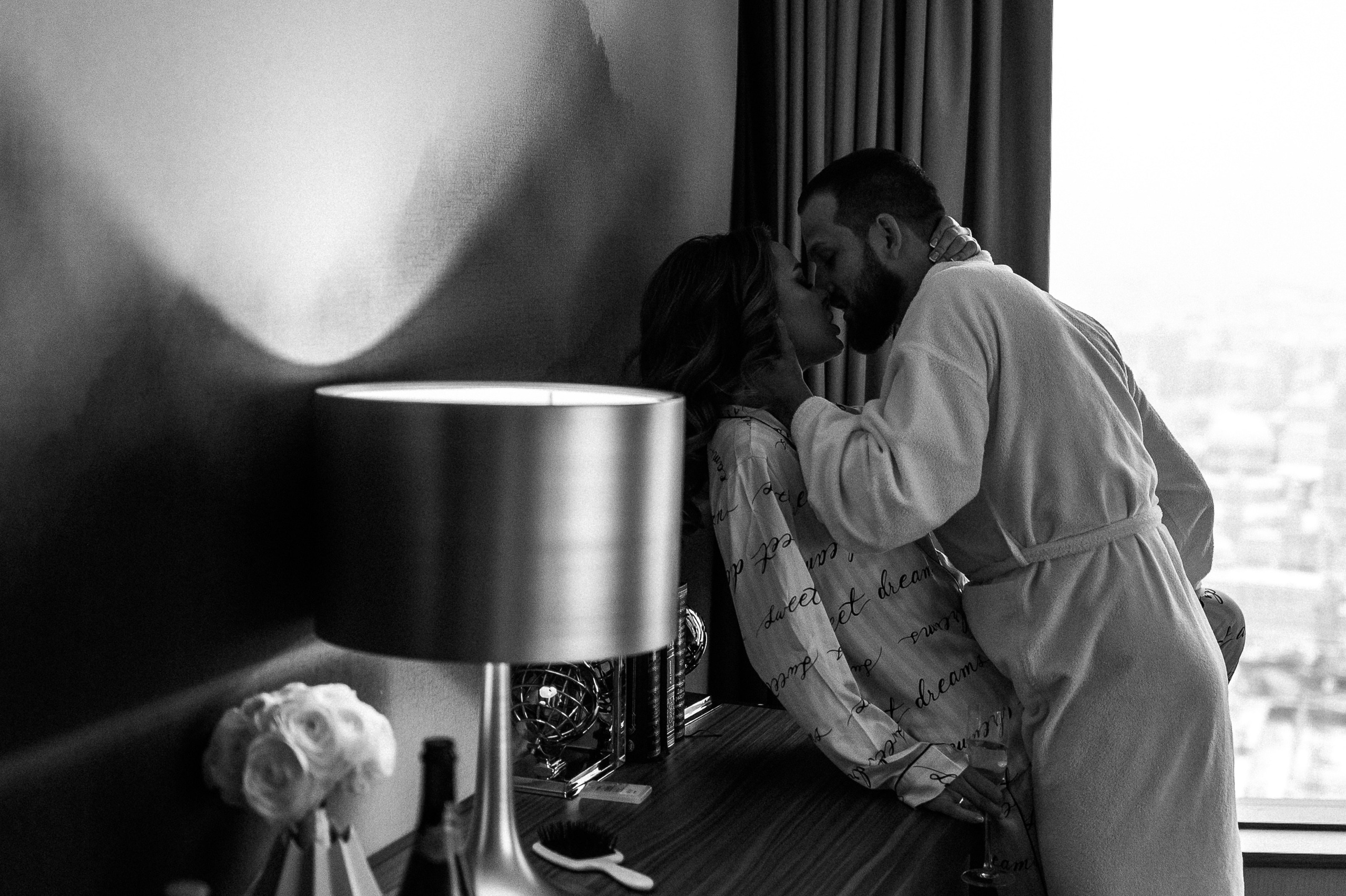 Свадебные сборы в Radisson Blu Olimpiyskiy. Свадебный фотограф Москва — Сергей и Татьяна