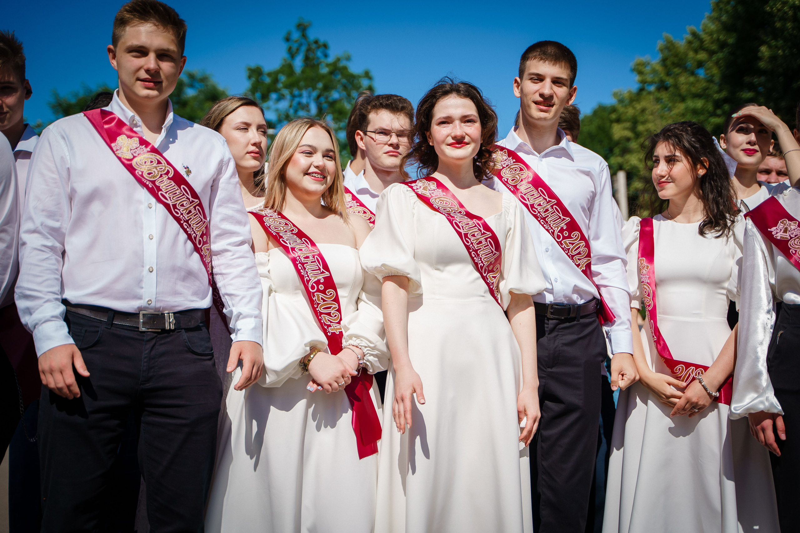 Последний звонок_Выпускники 11кл._Гимназия 18_2024 г. Фотографы из солнечного Краснодара Вадим и Надежда Митус