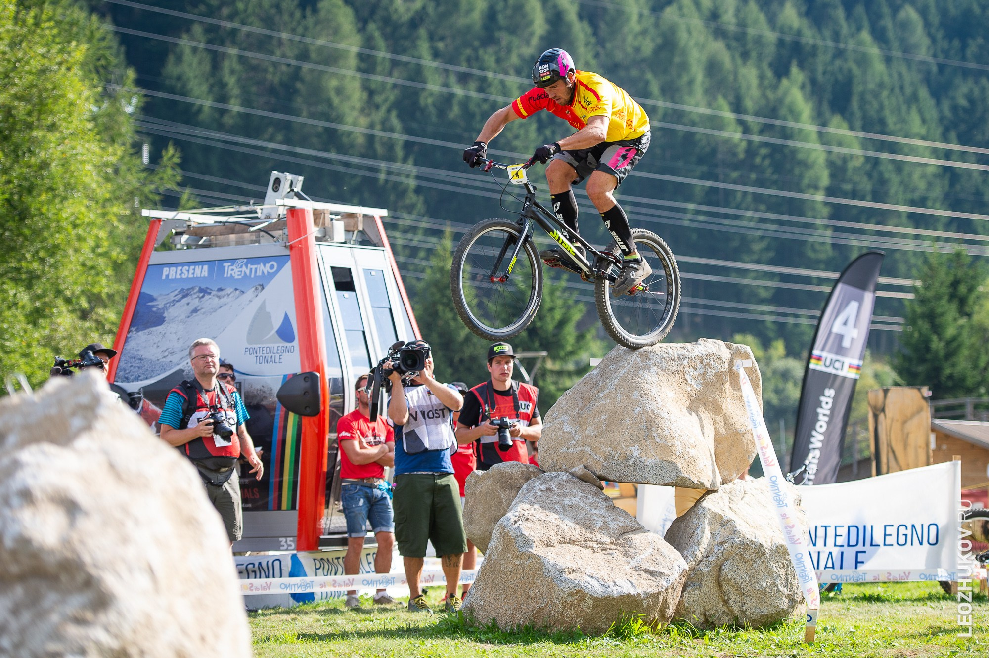 UCI Trials World Championships 2016 — finals. Sports photographer Leonid Zhukov