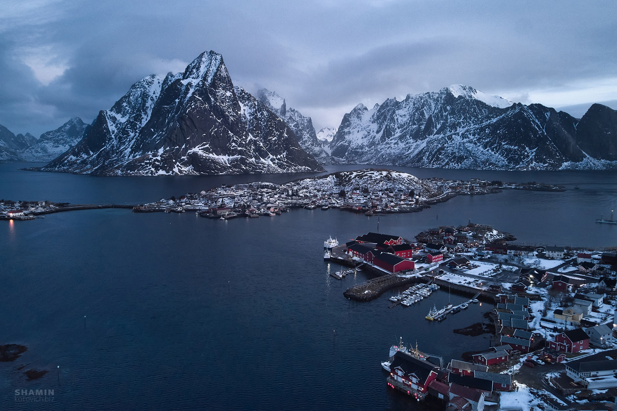 Лофотенские острова — пейзажи, северное сияние и море. Фотограф Константин Шамин. Фотограф Константин Шамин