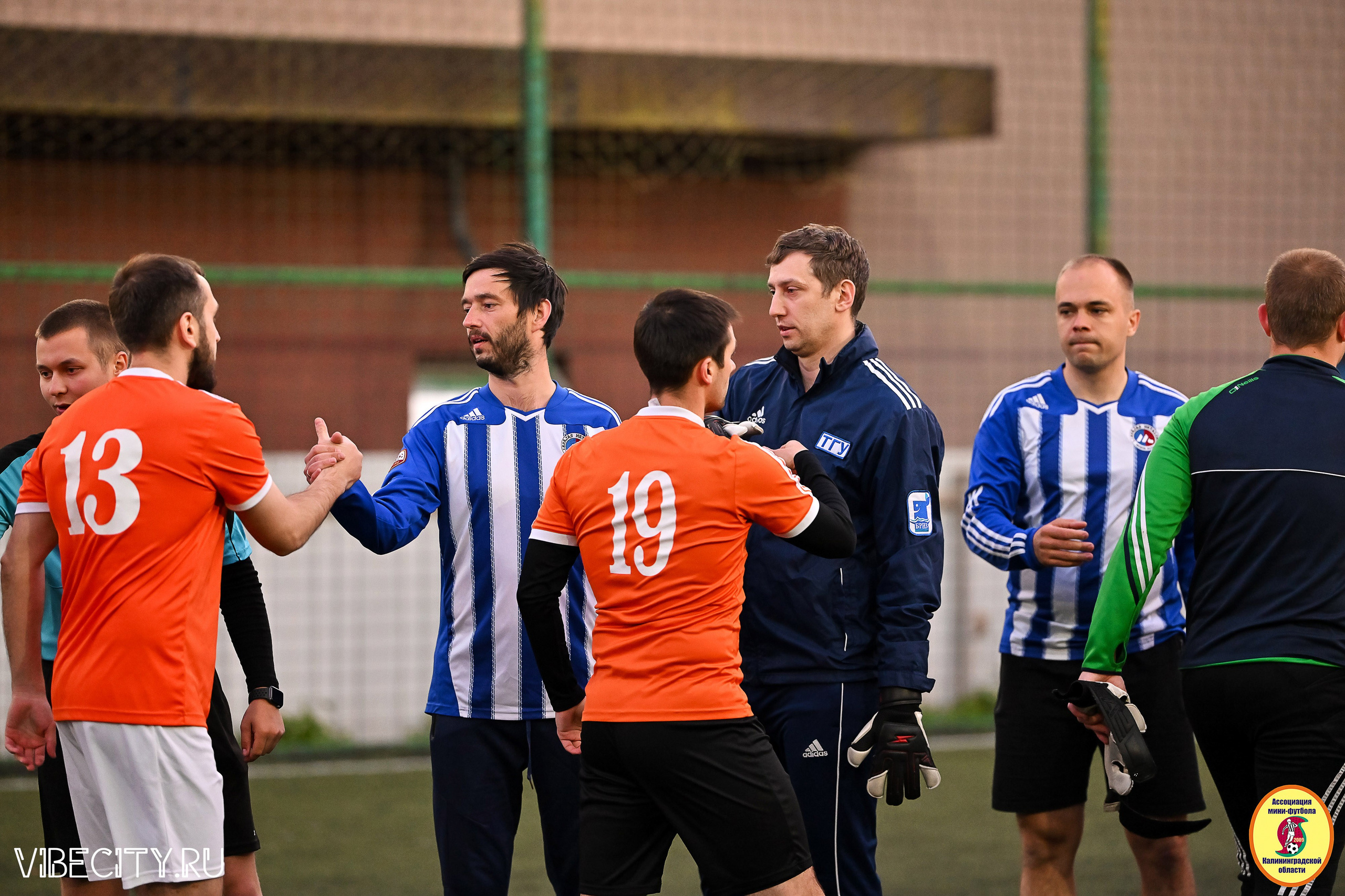 ИГРЫ МИНИ-ФУТБОЛЬНОЙ ЛИГИ. VIBECITY.RU Вайб Сити Ру Фоторепортажи Фотоотчеты Калининград