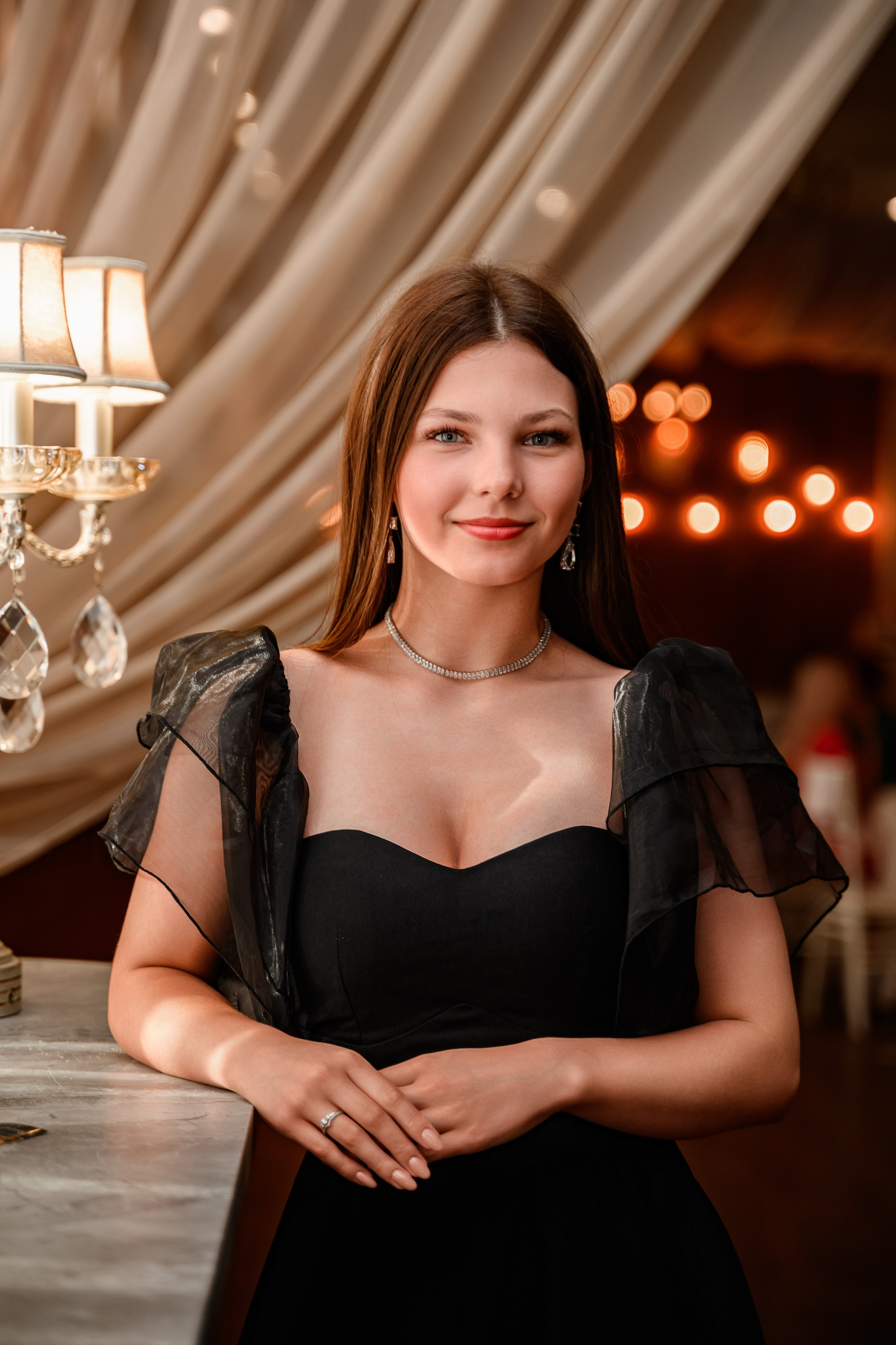 Фотограф на выпускной в ресторан СПб с ретушью фотографий.