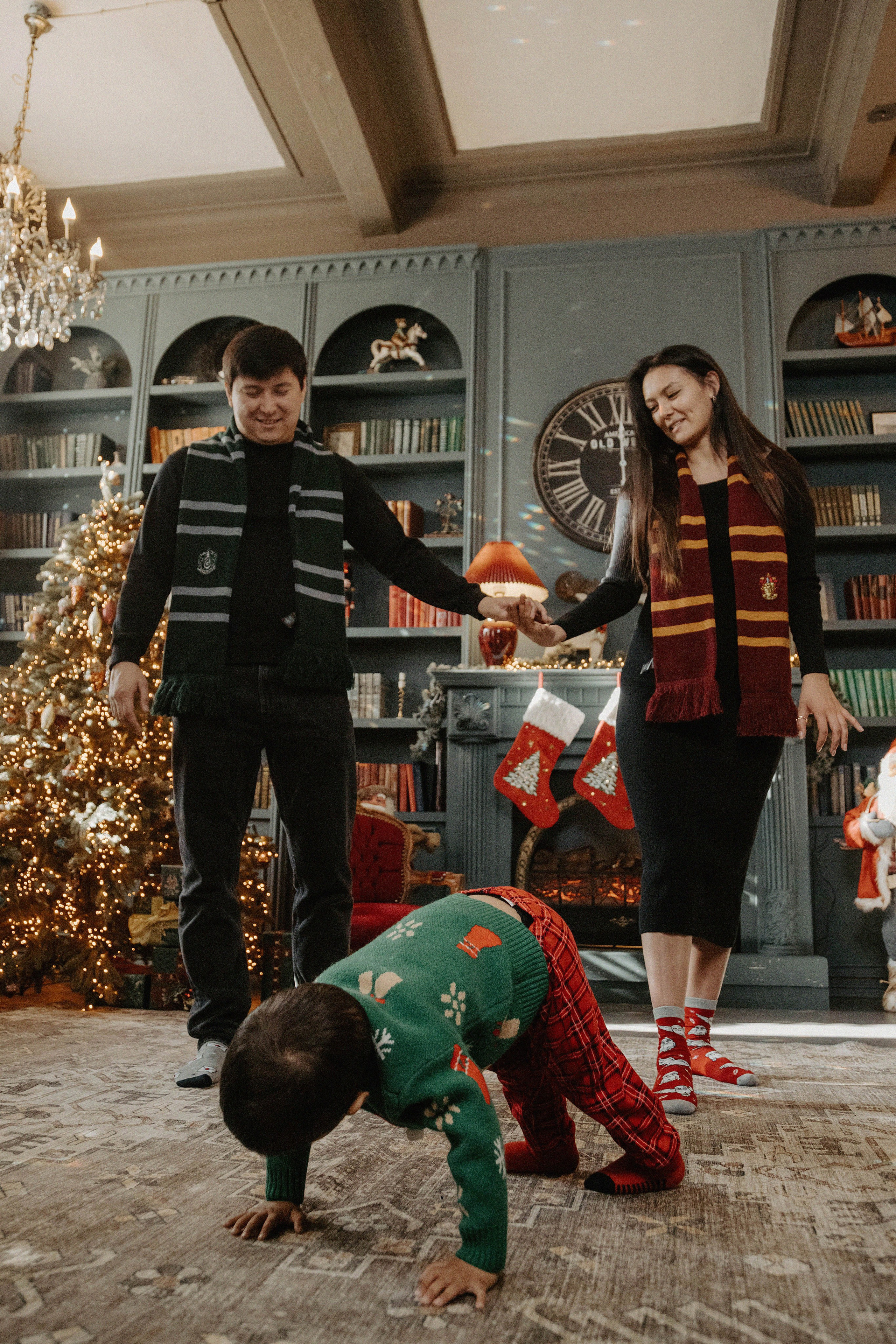 Семейная фотосессия Бахыт, Алем и Берика в фотостудии 2Stula. Свадебный, семейный и портретный фотограф в Алматы, Костанай