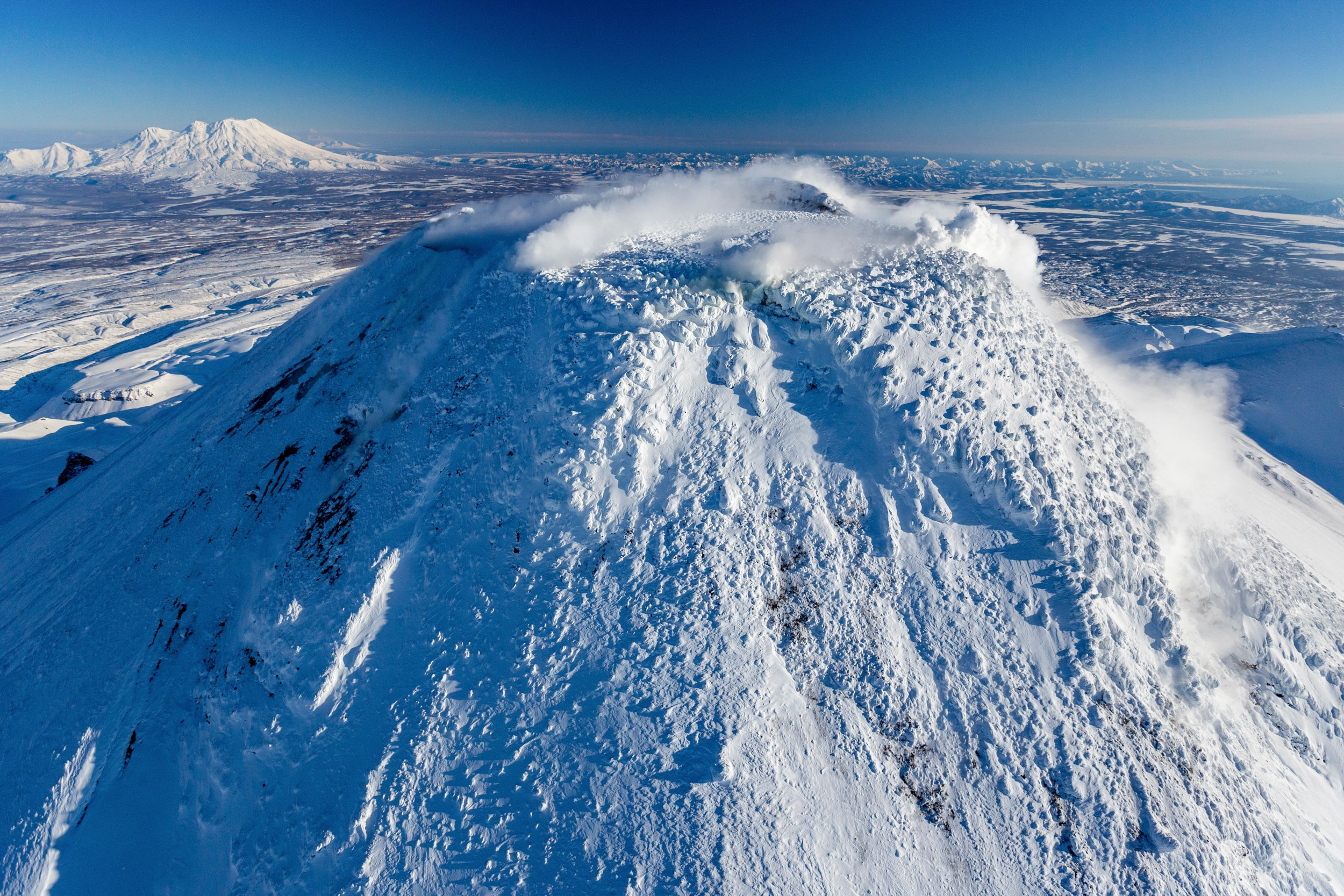 Вертолетные экскурсии ЗИМА. Время Камчатки: чтобы найти свой путь, нужно скорость умножить на время