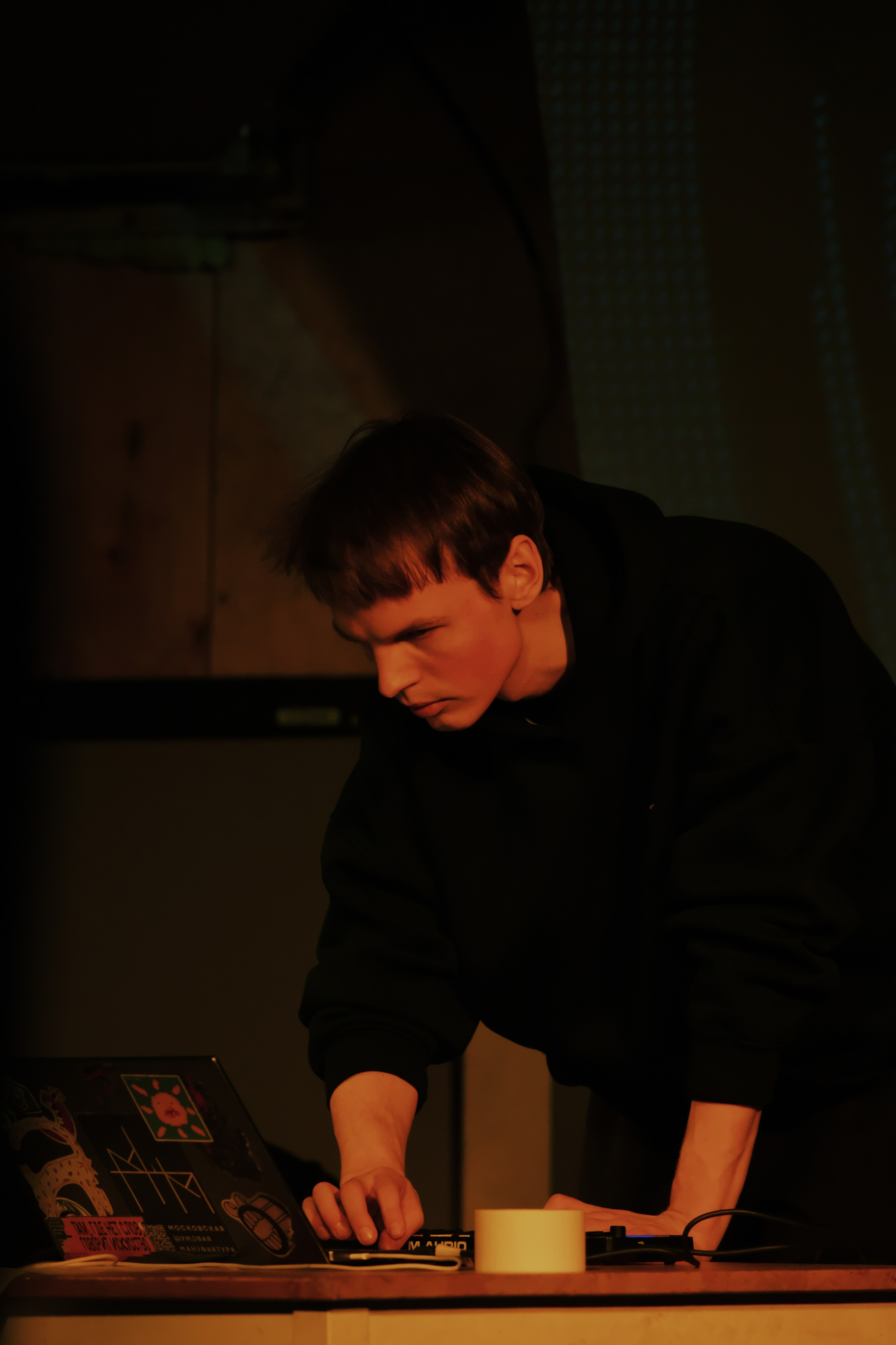 Видишь, я всё ещё здесь 🎛️. Миша Печёнкин | фотография