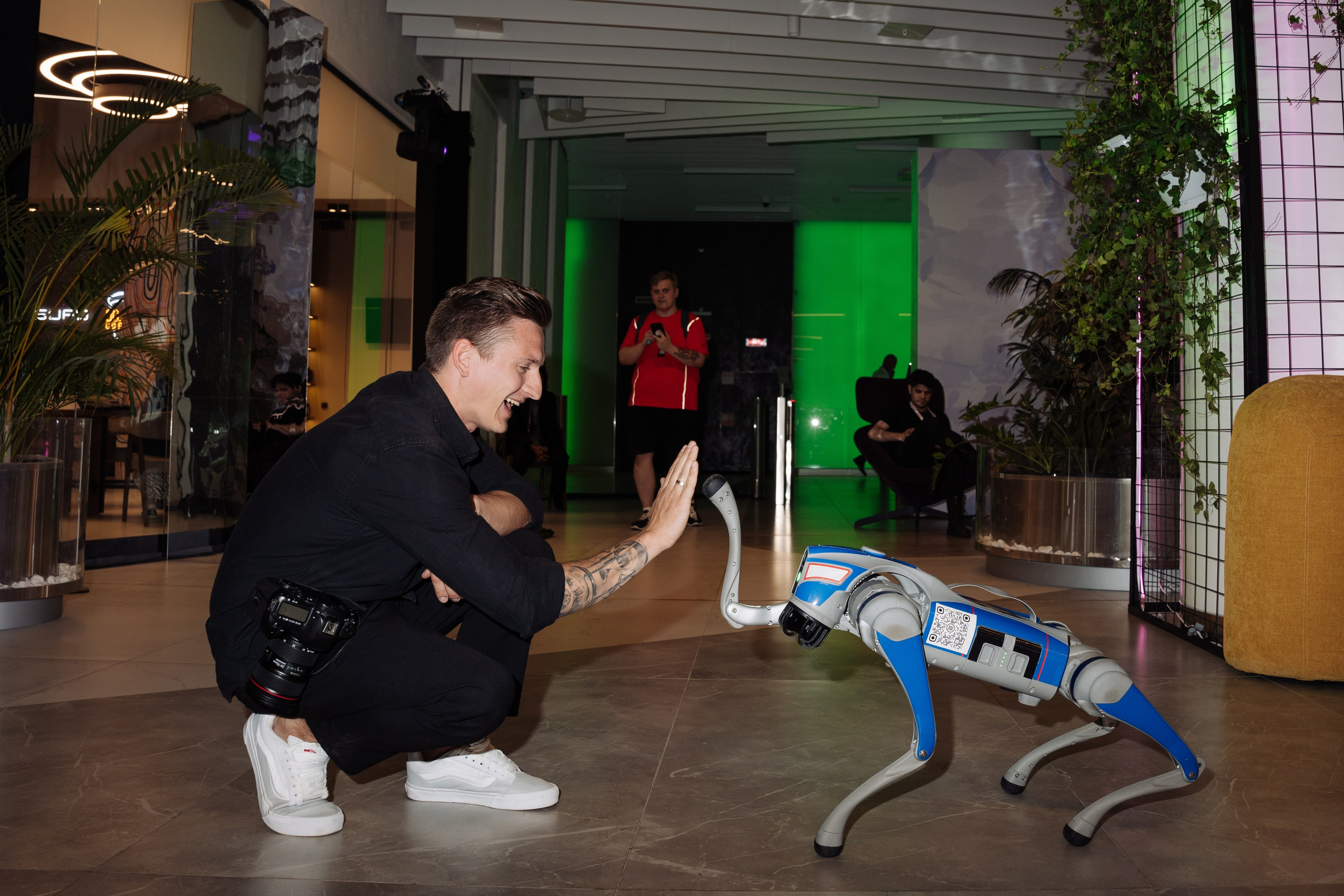 ЛЦТ ФЕСТ 2024 в арт кластере Ломоносов. Свадебные фотосессии в Москве. Фотограф Сергей Ржевский