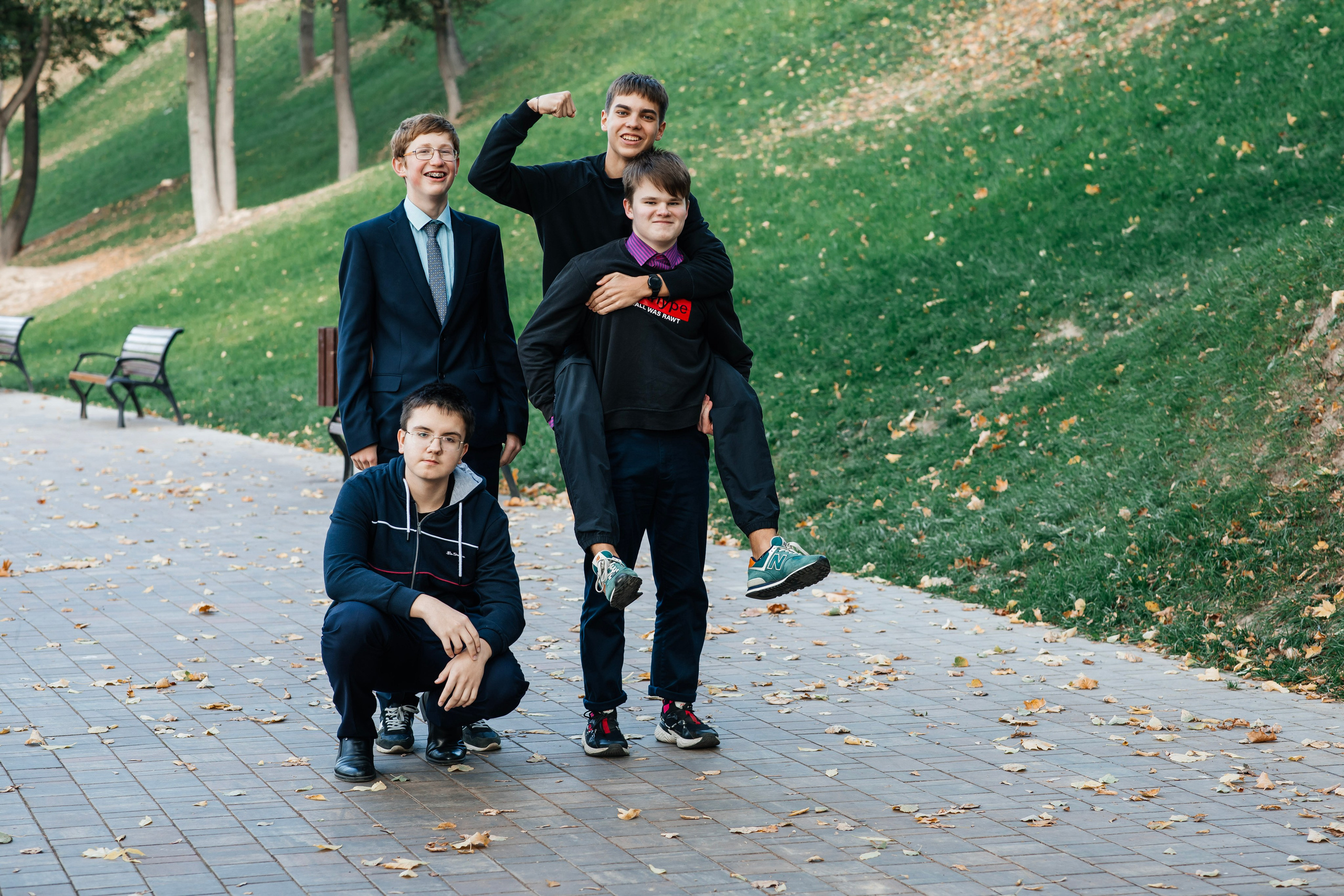 Фотосессия для выпускного альбома в парке Им. Талалихина. Выпускные альбомы в Подольске Москве и МО