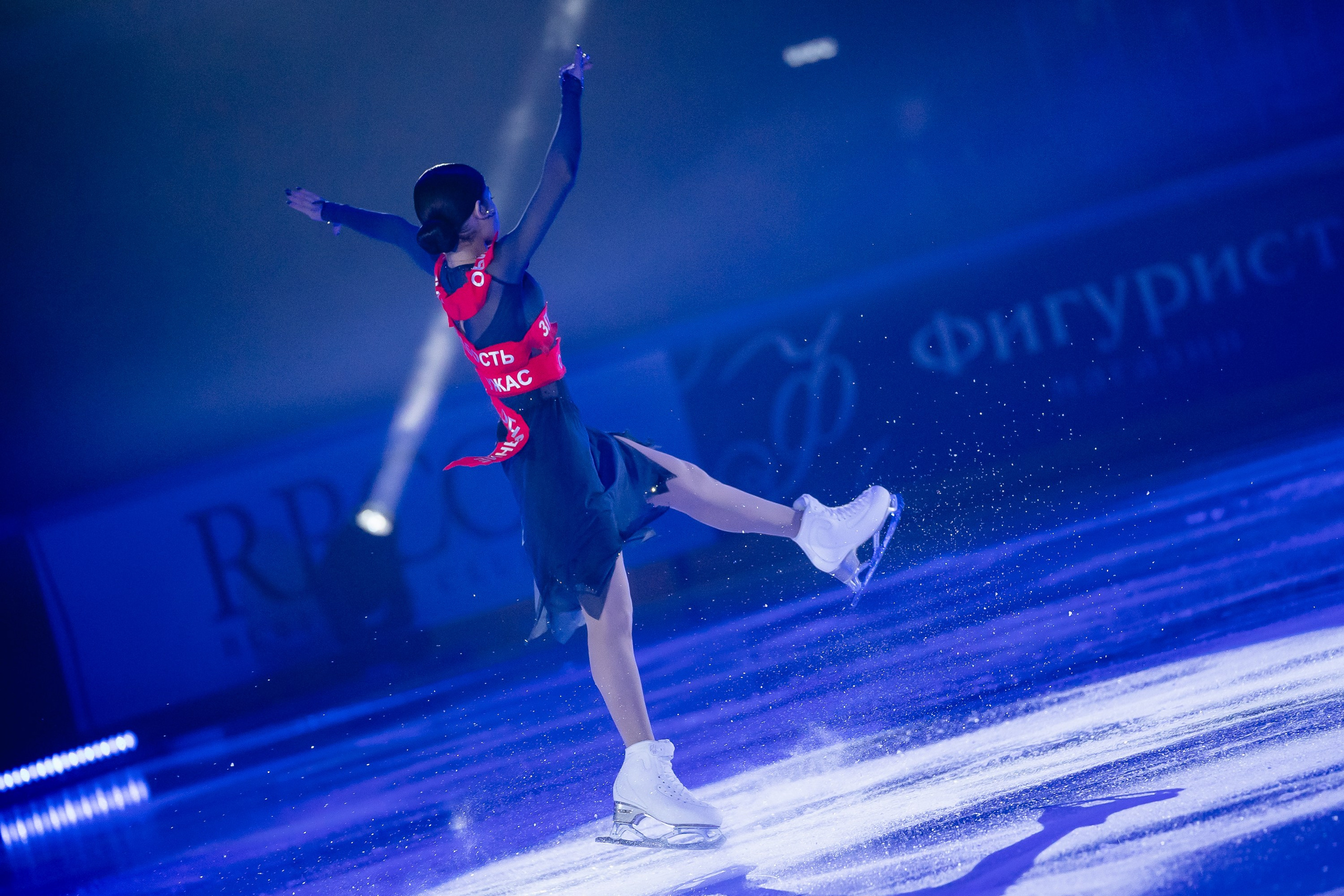 Шоу «Чемпионы на льду» в Новосибирске. Воробьева Ксения — Спортивный и танцевальный фотограф Новосибирск