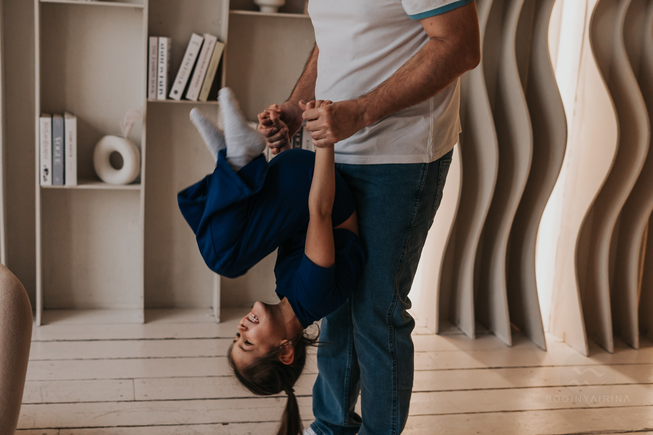 Семейная новогодняя лайфстайл фотосессия. Фотограф на роды Москва. Фотограф новорожденных Москва