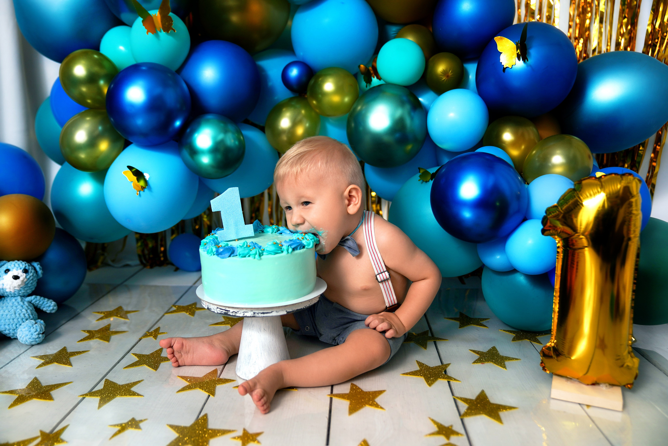 Фотосессия ГОДОВАСИЕ. Фотограф новорожденных, детей до года и беременных в Симферополе