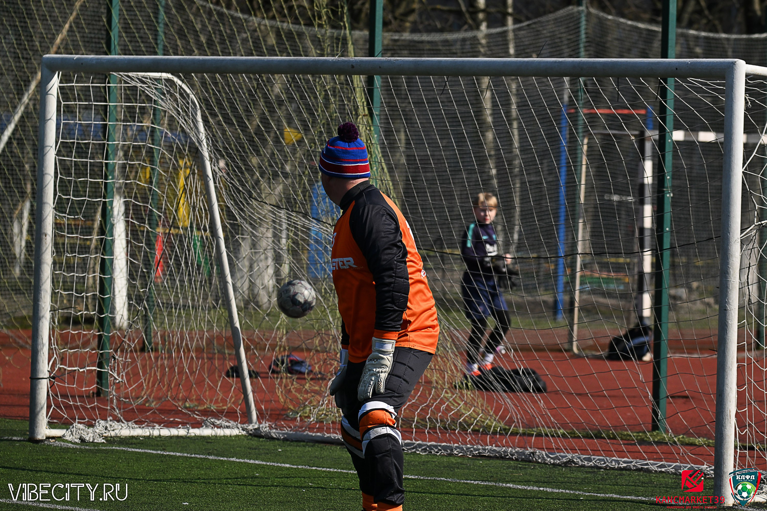 XX ЧЕМПИОНАТ КАЛИНИНГРАДСКОЙ ЛФЛ КАНЦМАРКЕТ39 сезона 2024–2025 гг. VIBECITY.RU Вайб Сити Ру Фоторепортажи Фотоотчеты Калининград