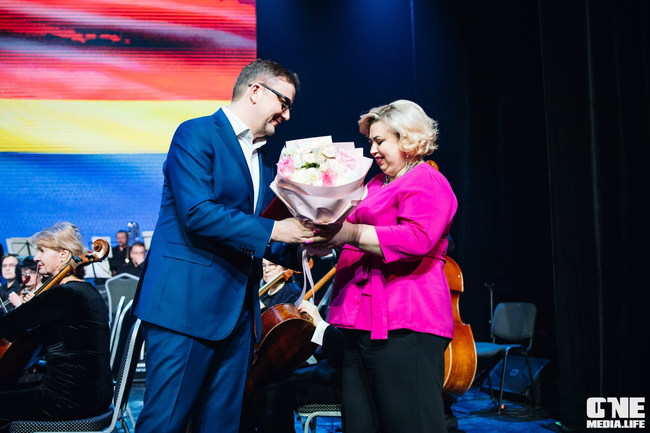Концерт 8 марта в Янтарь холл. One Media Life: фоторепортажи, фотоотчеты с мероприятий и заведений