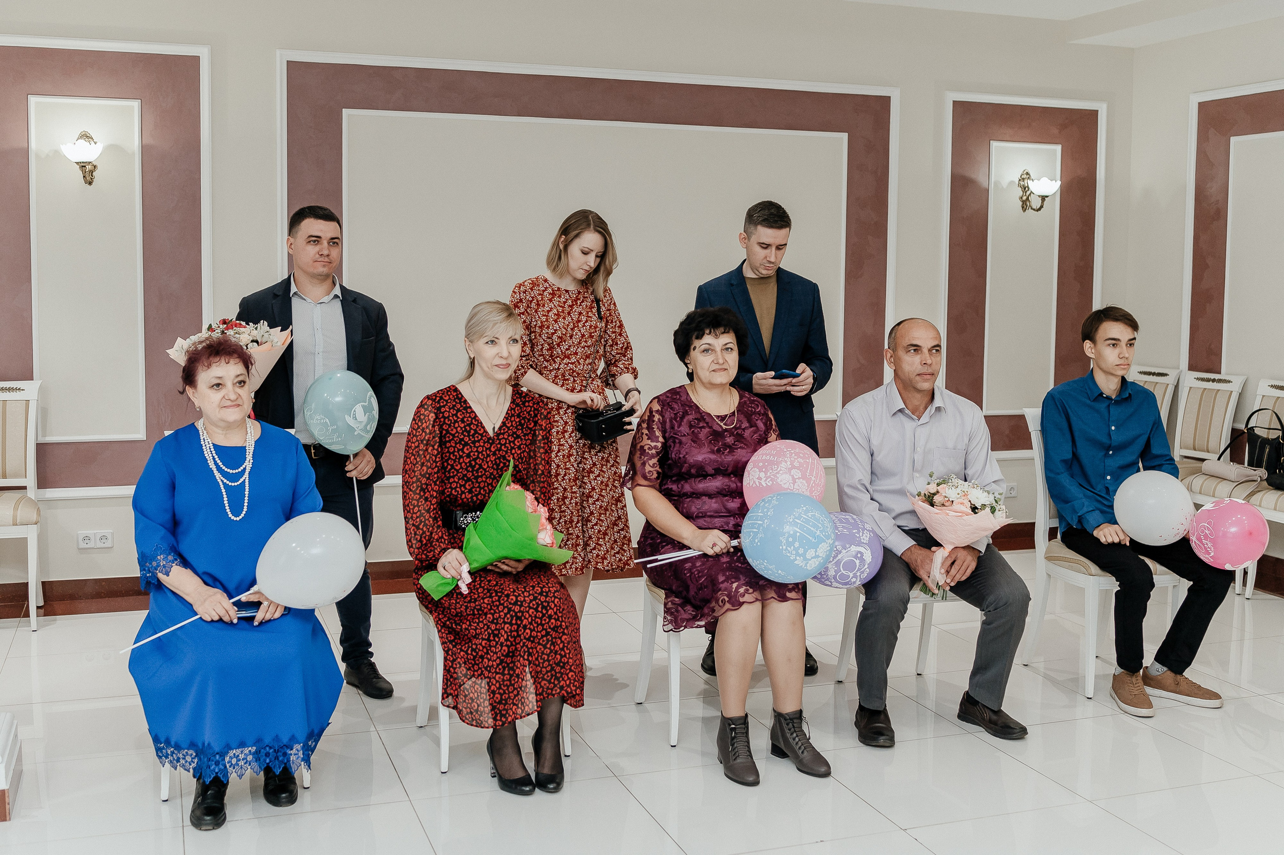 Гости на регистрации брака