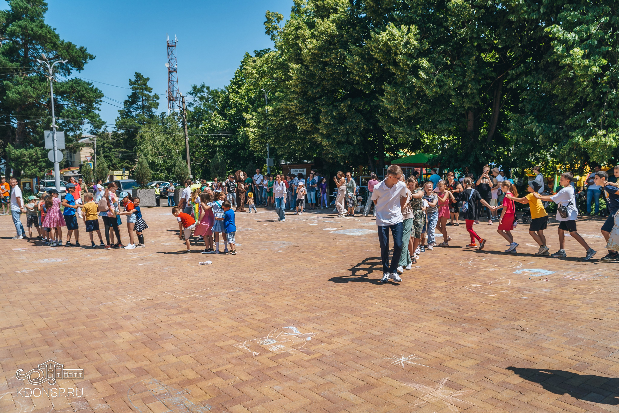 Должны смеяться дети. Новотитаровский Дом культуры