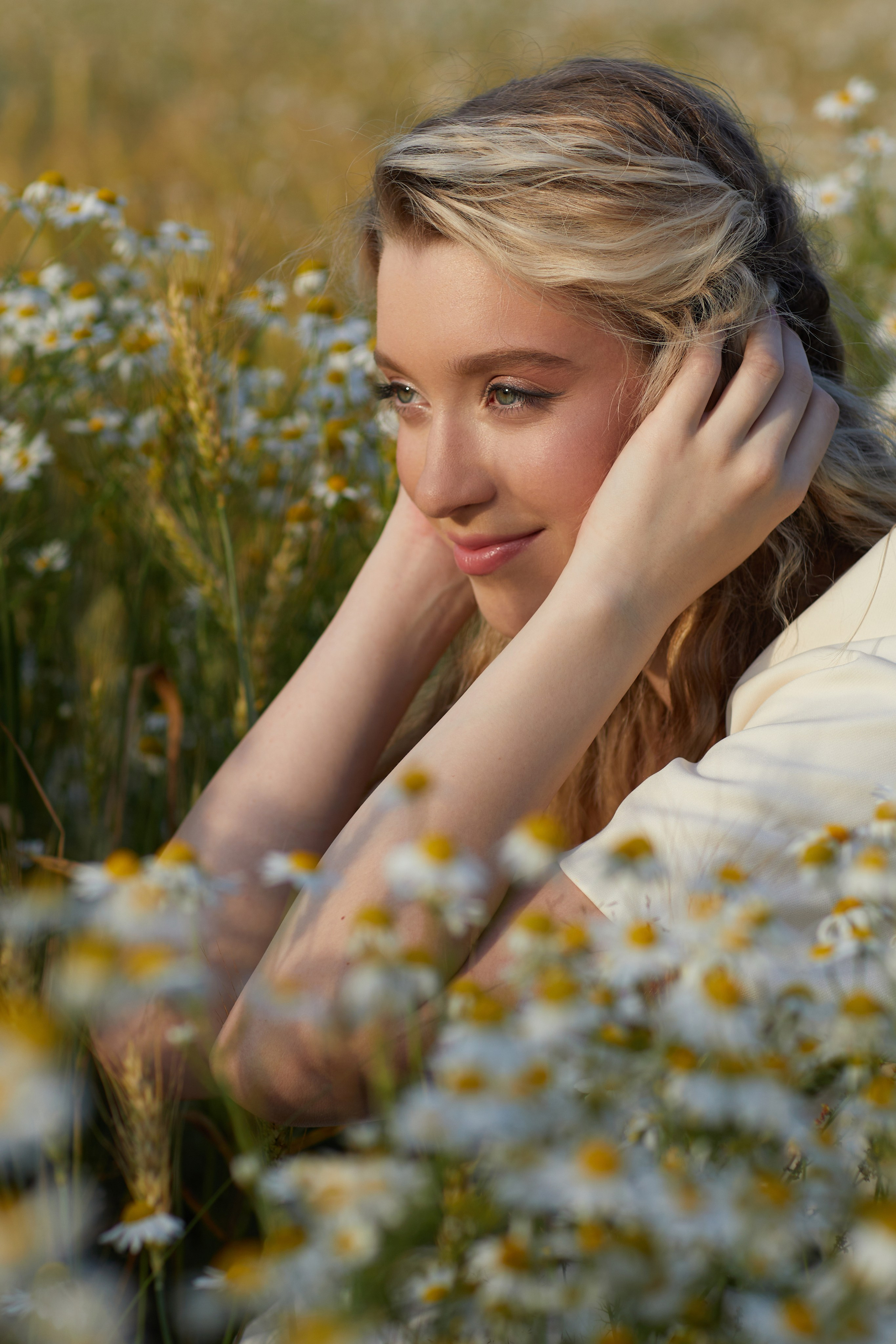 Летняя фотосессия в ромашковом поле. Фотограф в Москве и Одинцово Кравченко Кристина