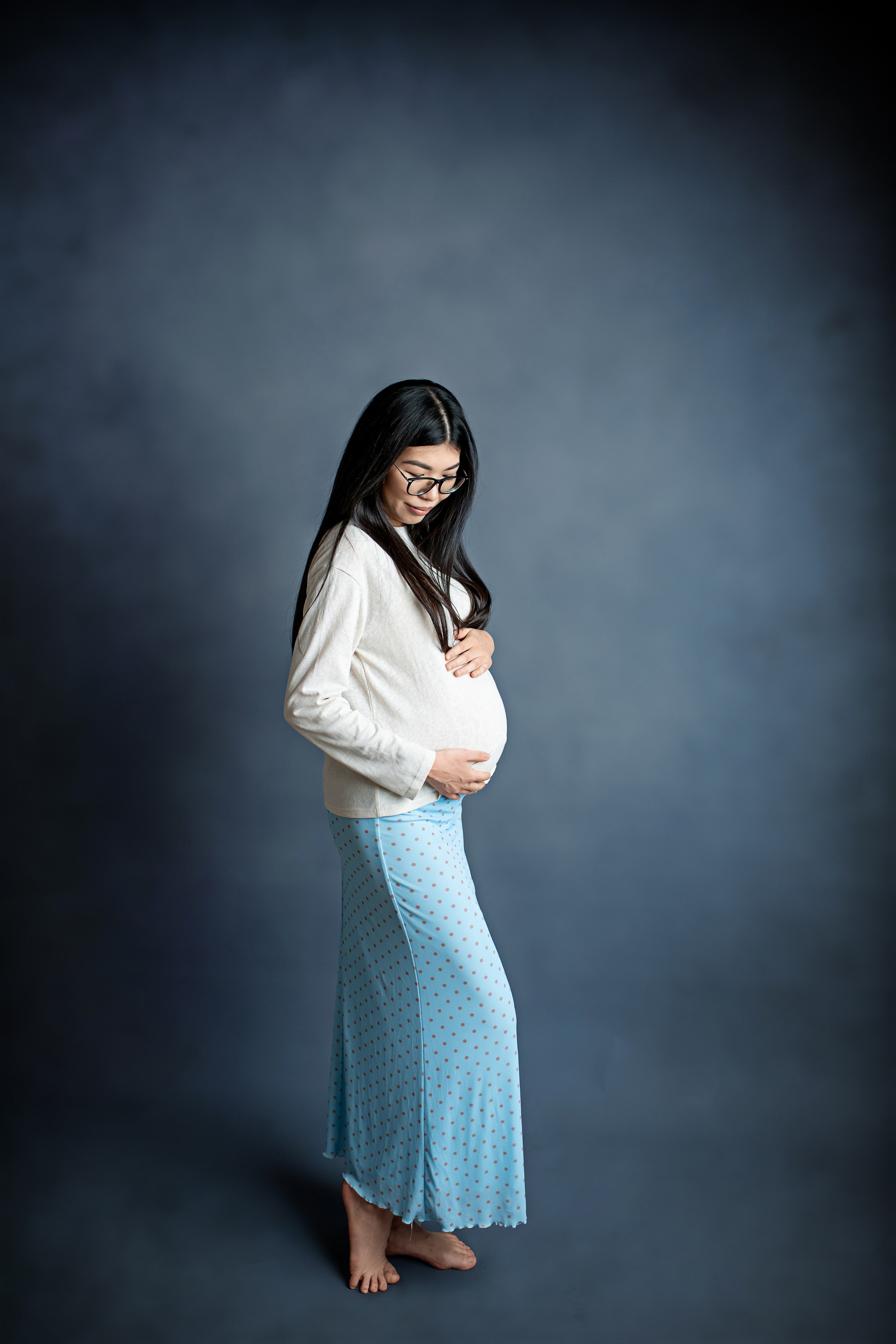 Фотосессия беременности в студии (Классика. Однотонные фоны) + Бохо стиль). Творческая команда Ульяшевы, свадебная и семейная фотография. Кахахста