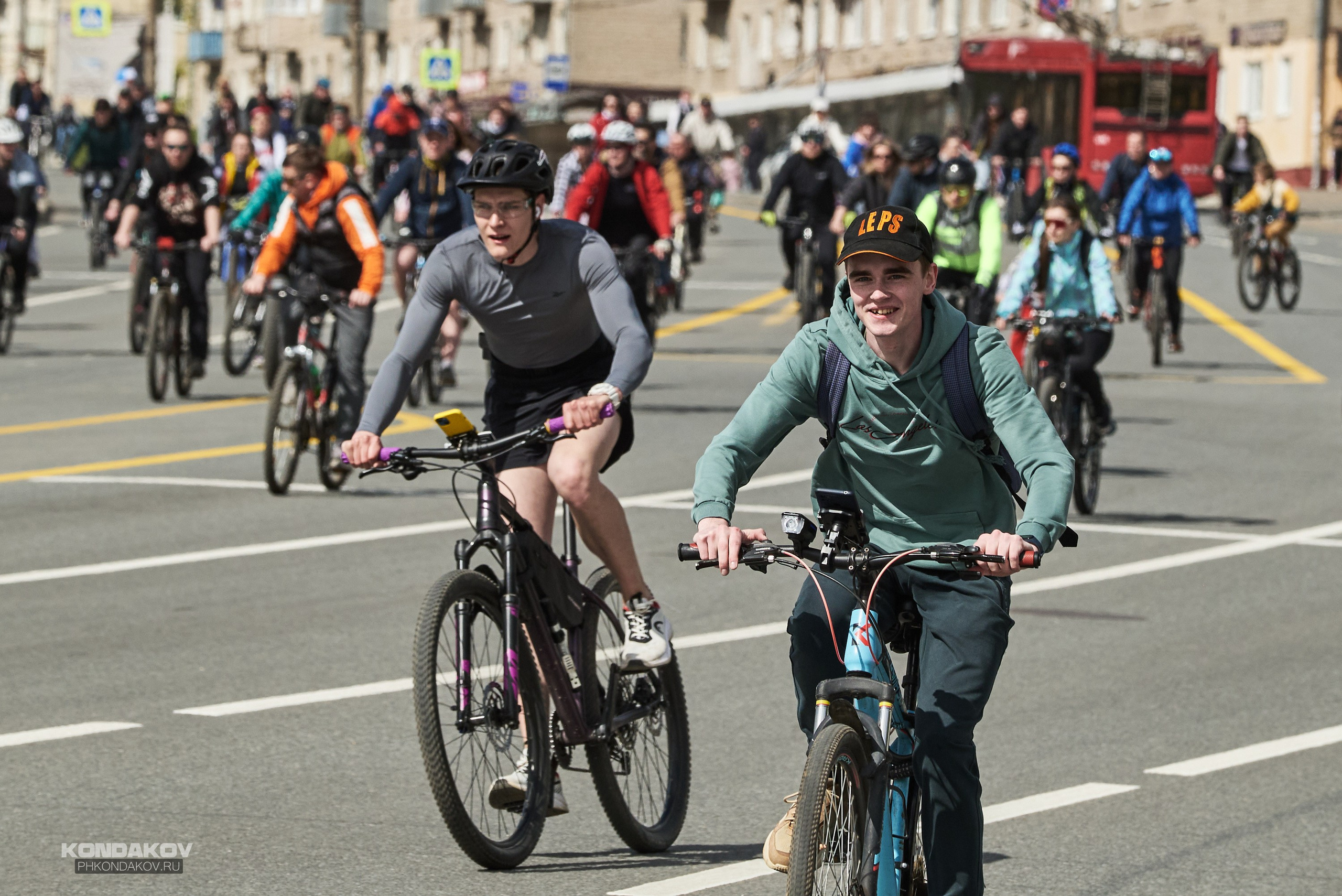 Первомайская эстафета в Иваново 2024 год. Фотограф в Иваново: Каталожная съемка одежды и постельного белья, Wildberries