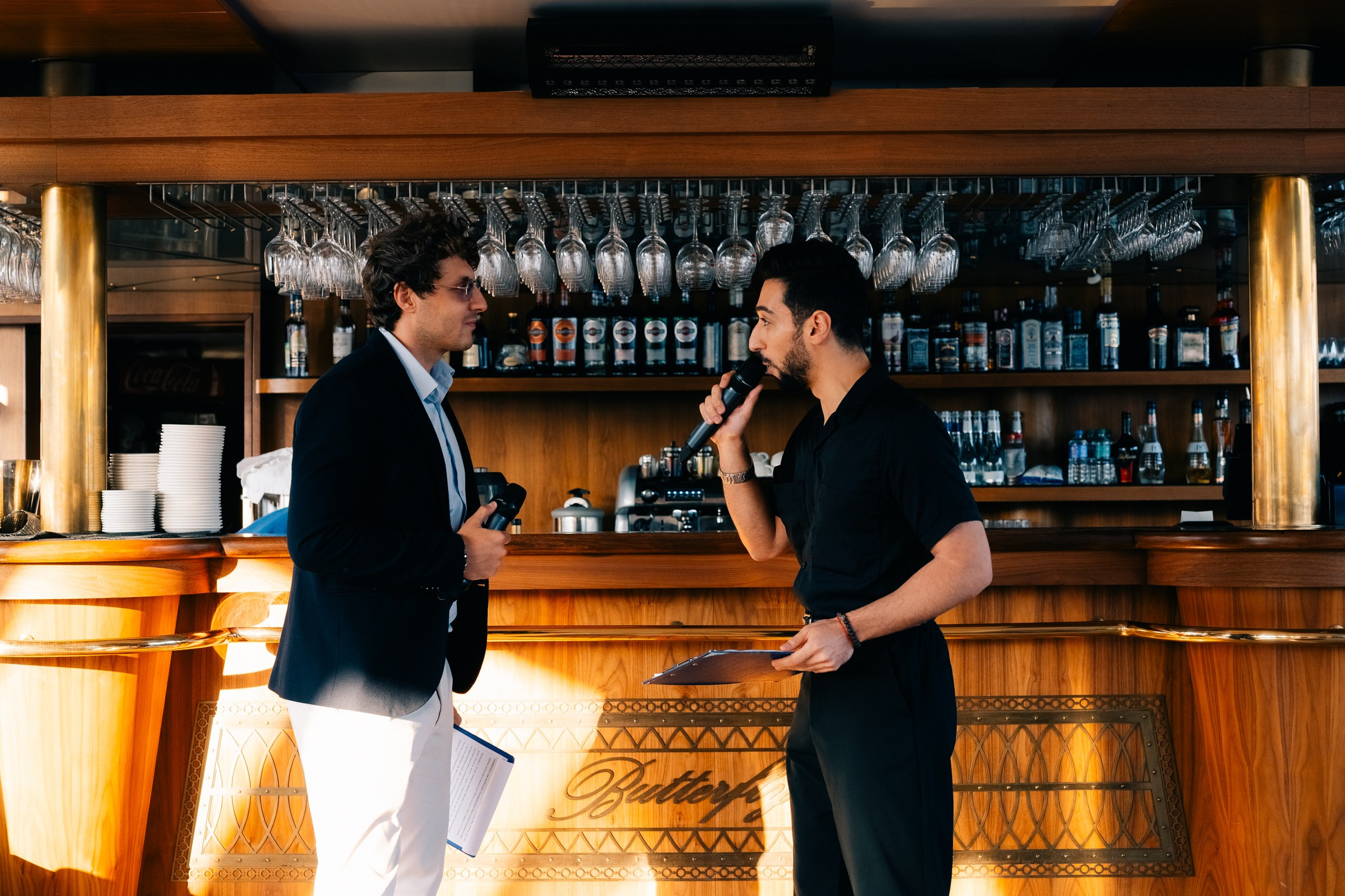 Ведущие мероприятия 1+1