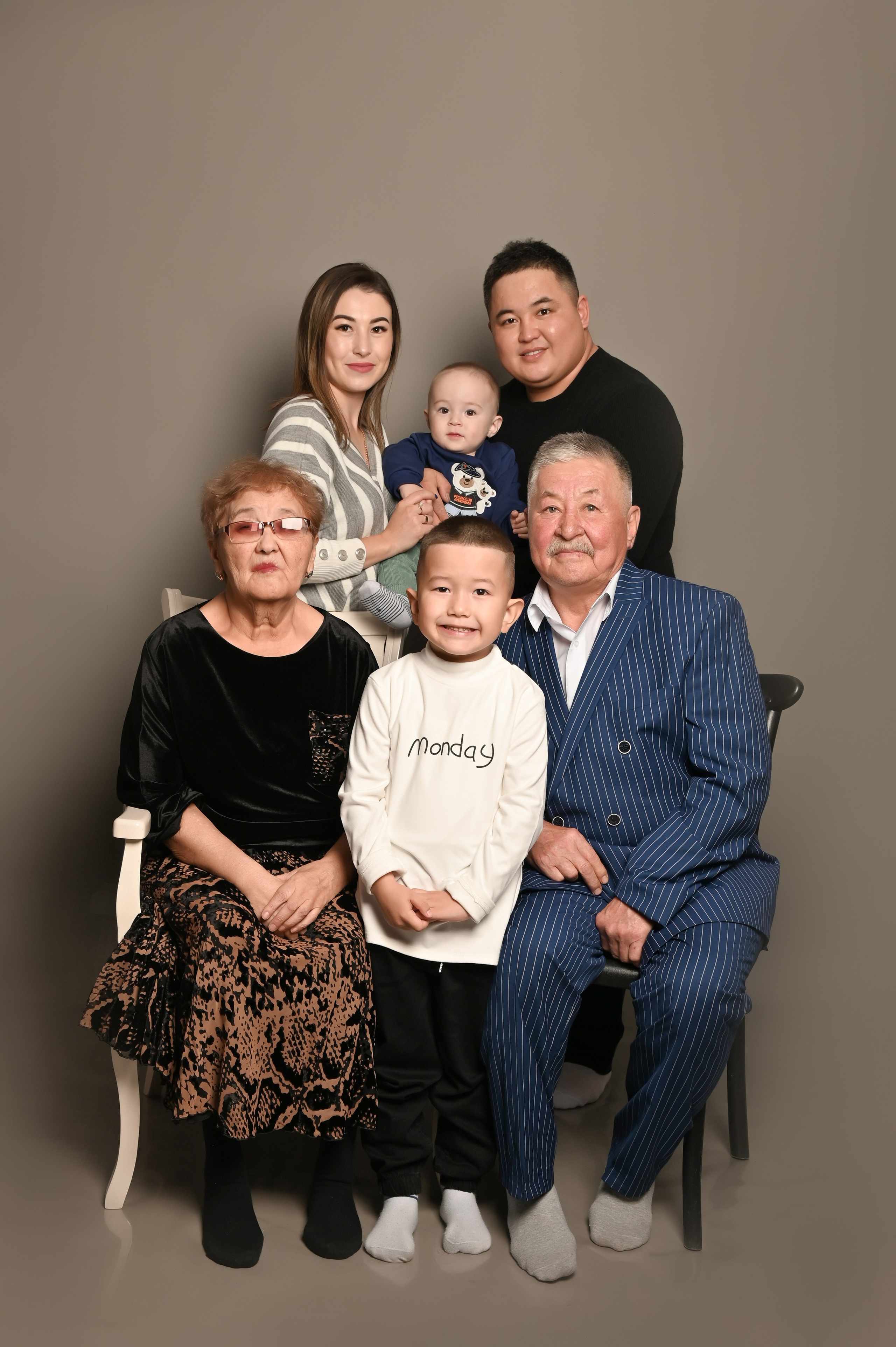 Семейные фотосессии. Фотограф Новорожденных и семейный Элла Огай г. Сатпаев