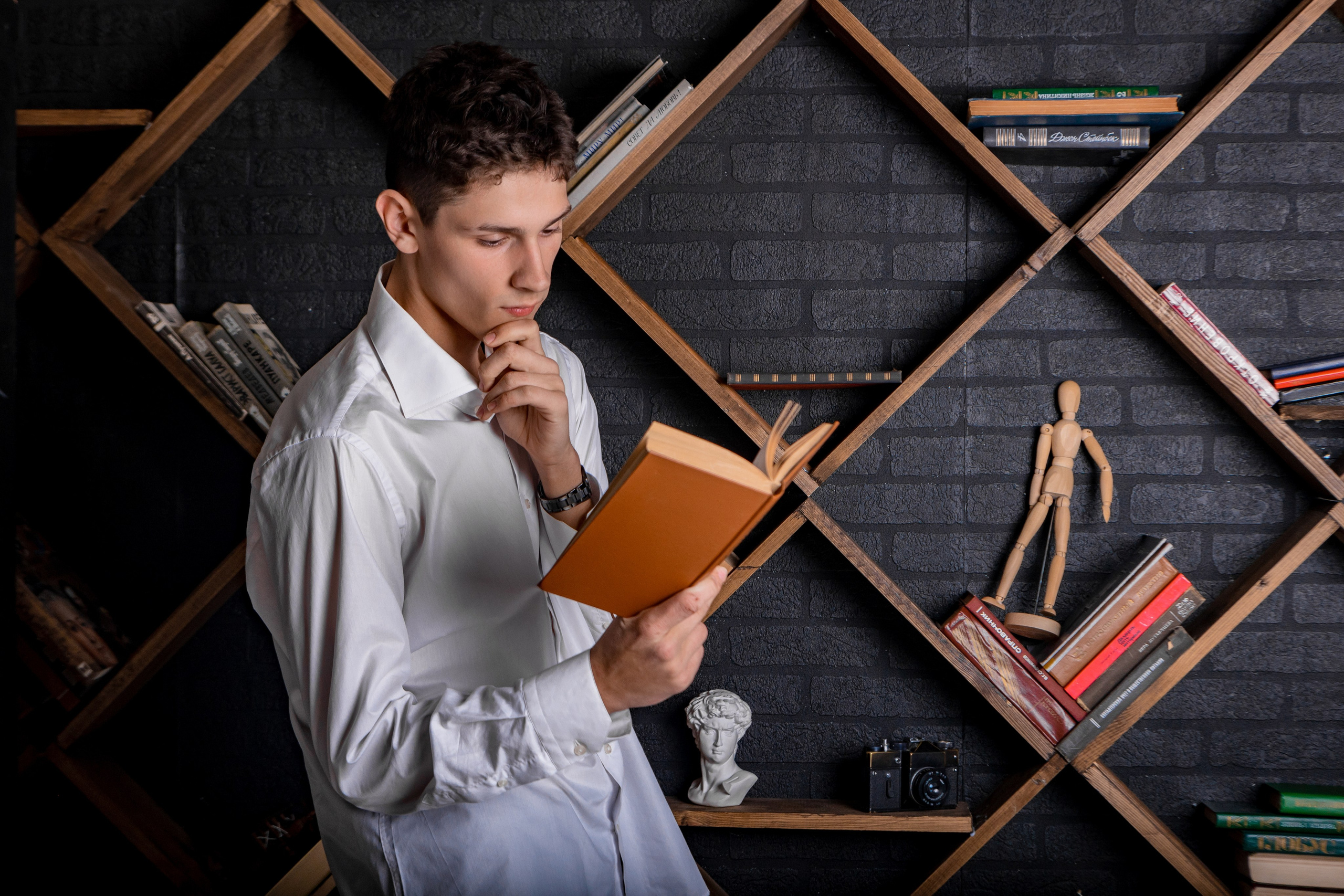 Выпускник школы. Фотокниги и выпускные альбомы в Иваново